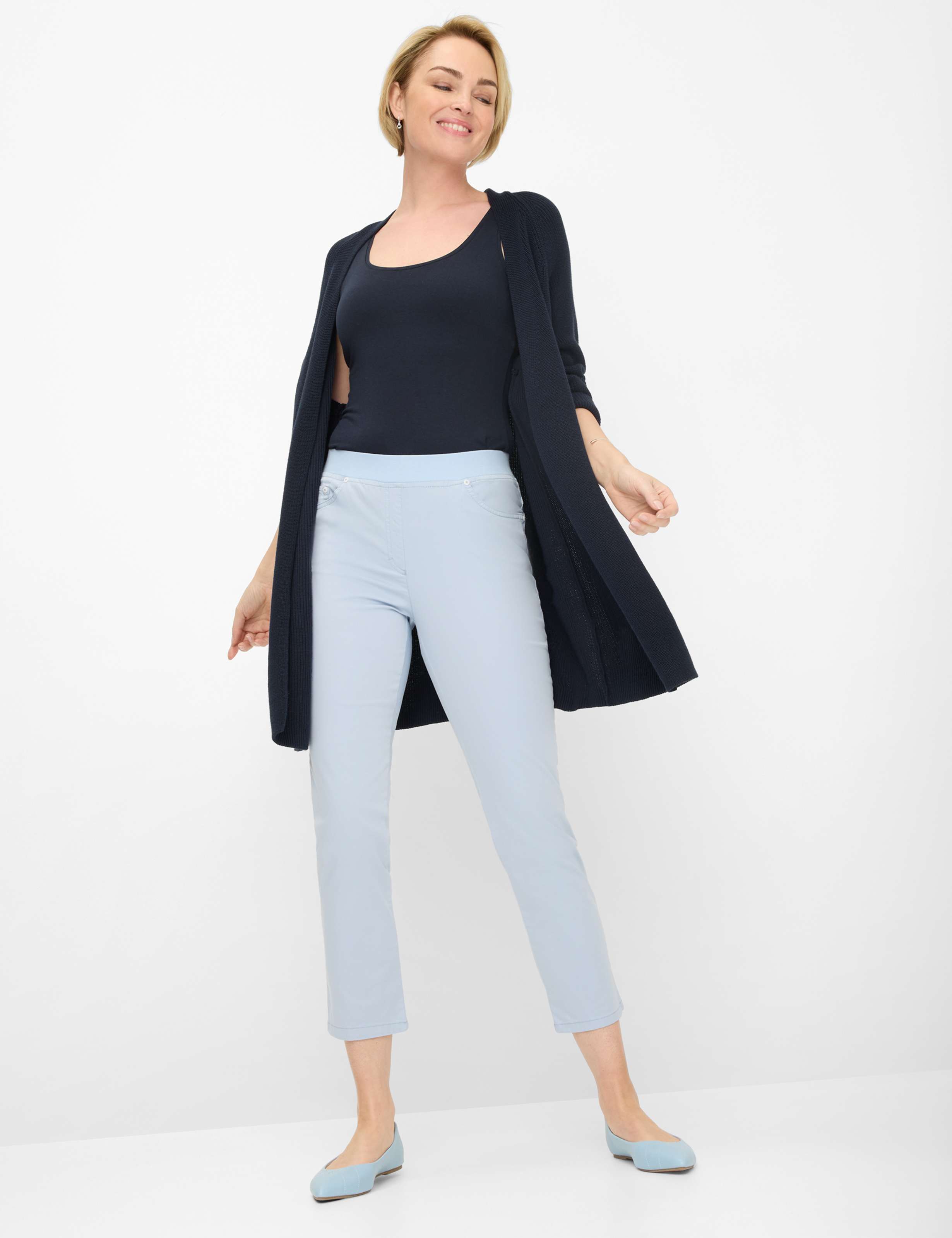 Damen Style PAMINA 6/8 Hellblau Slim Fit Model Outfit