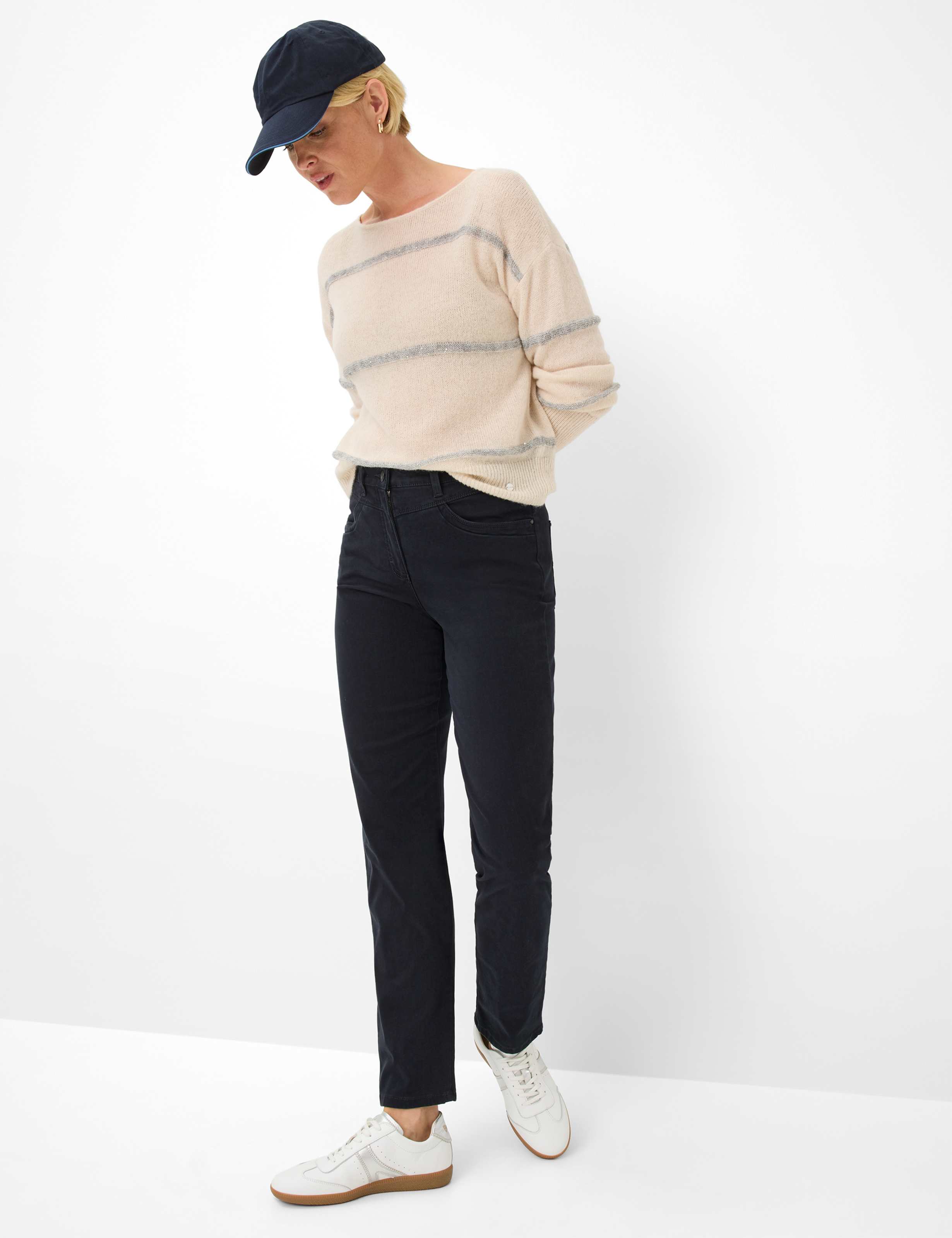 Damen Style CAREN NEW Dunkelblau Comfort Plus Fit Model Outfit