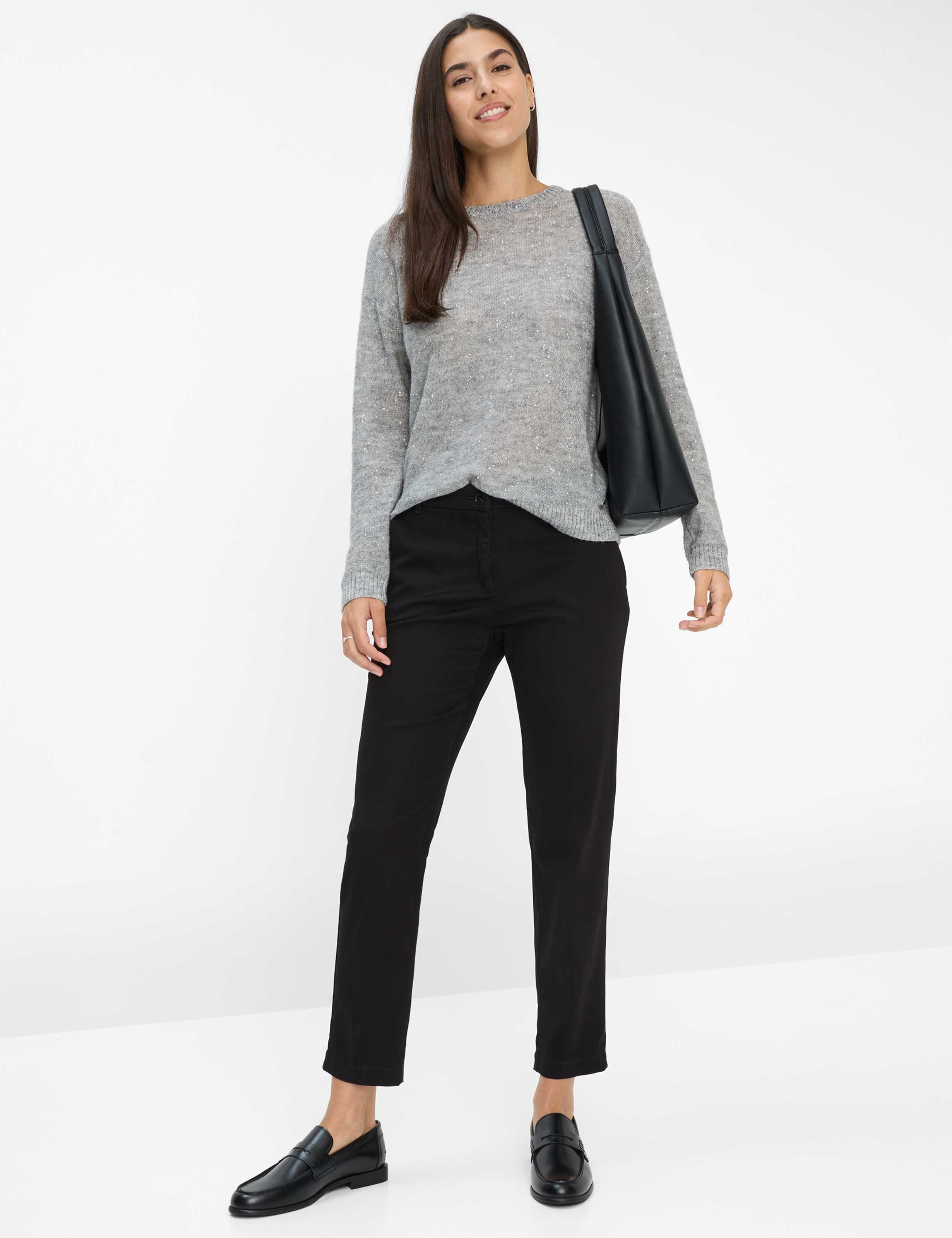 Damen Style MARON S Schwarz Regular Fit Model Outfit