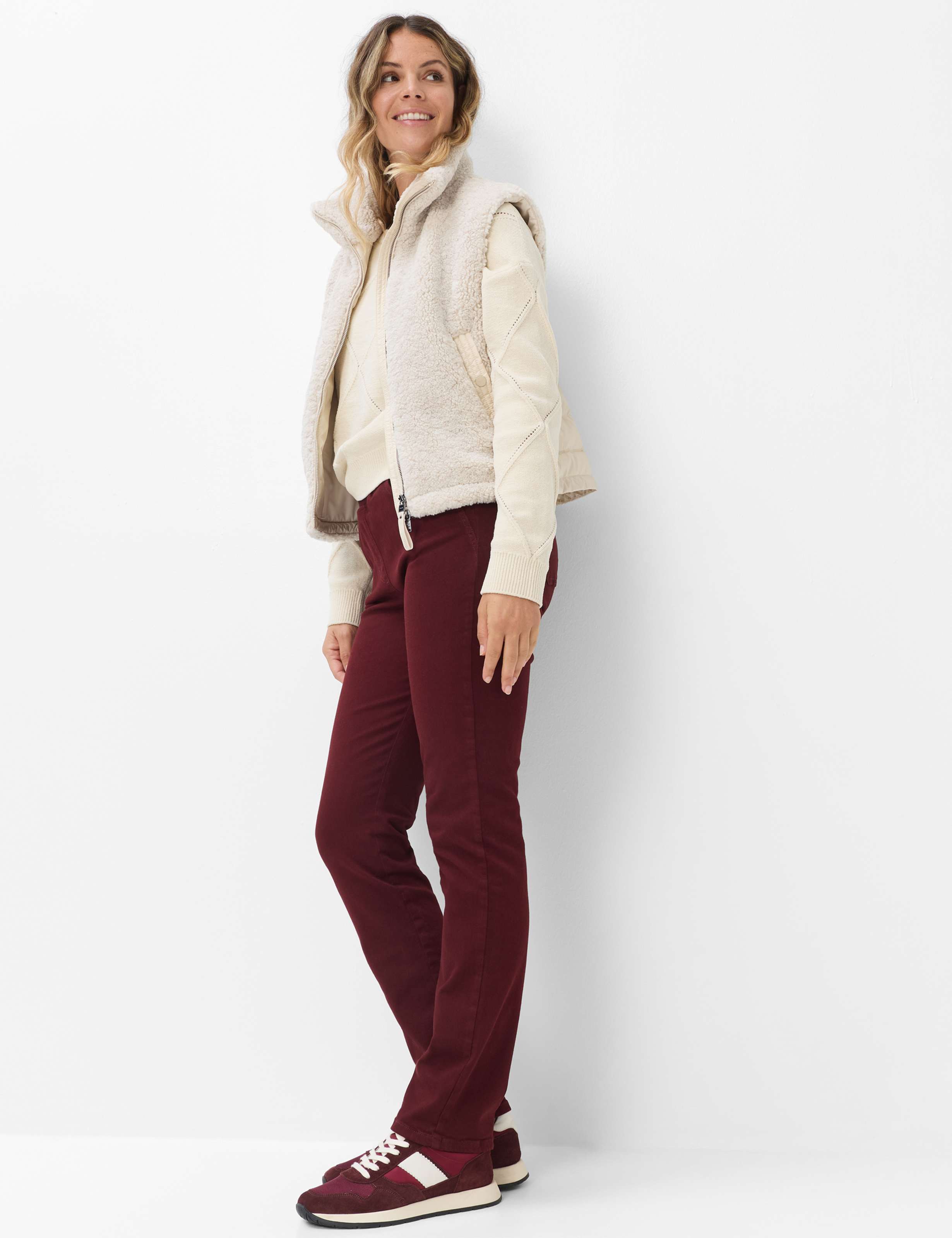 Damen Style PAMINA Denim Dunkelrot  Model Outfit