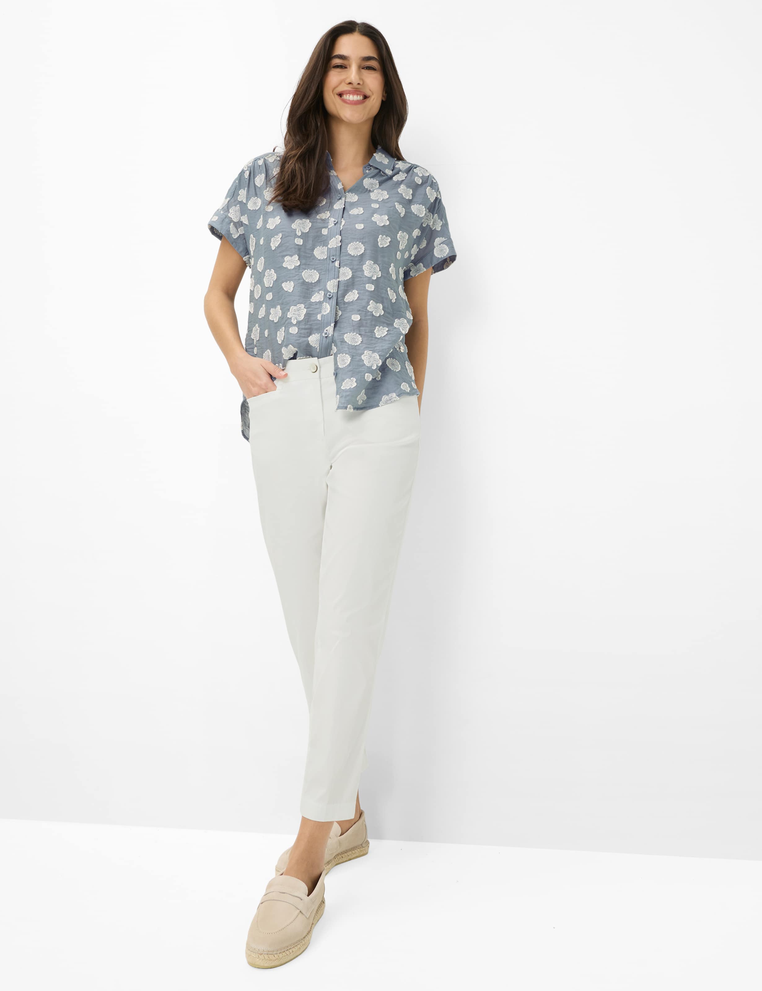 Dame Style MARA S Cream White Regular Fit Model Outfit