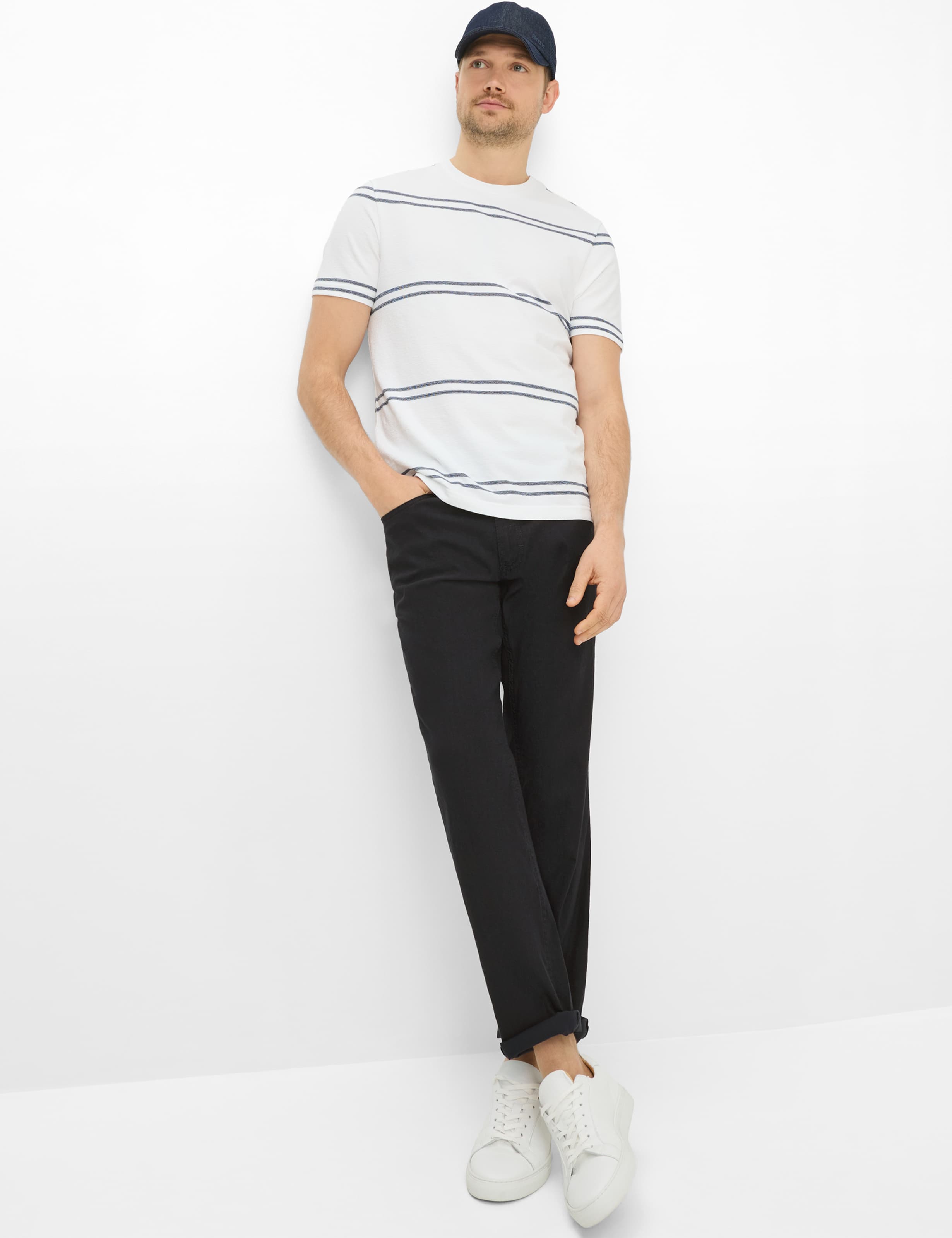 Homme Style COOPER L Bleu Foncé Regular Fit Tenue du mannequin