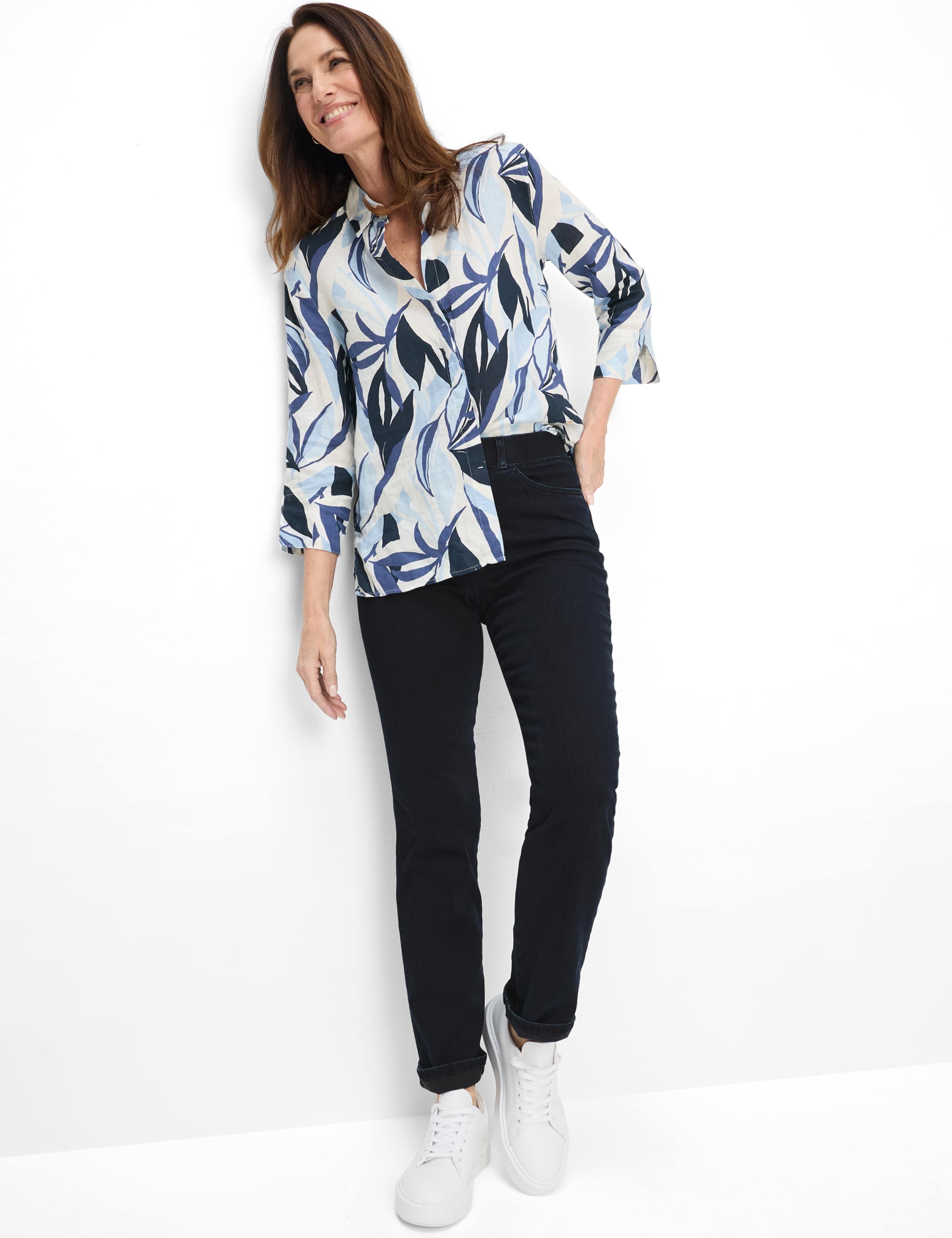 Damen Style LAVINA JOY Denim Dunkelblau Super Slim Fit Model Outfit