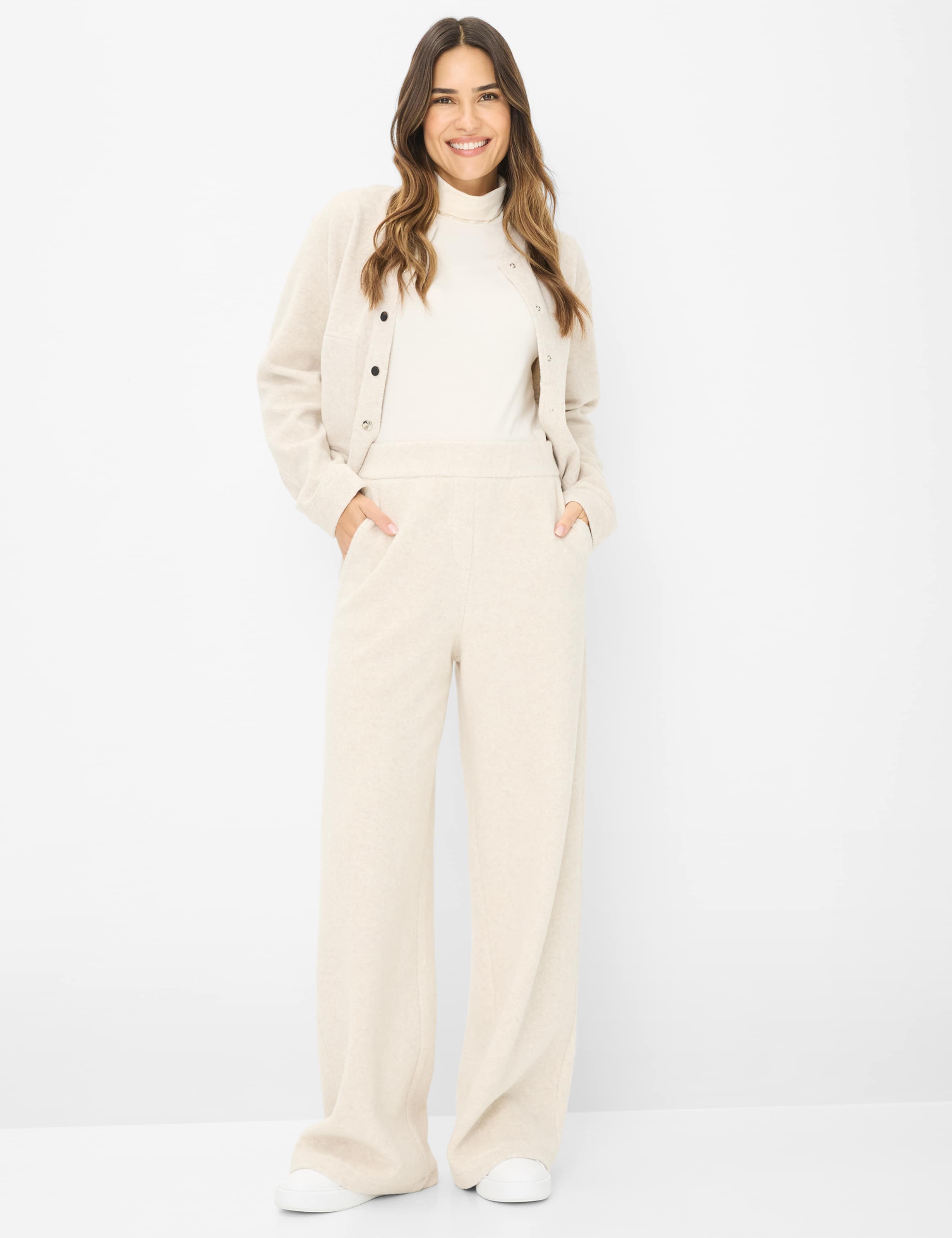 Damen Style MAINE Hellbeige  Model Outfit