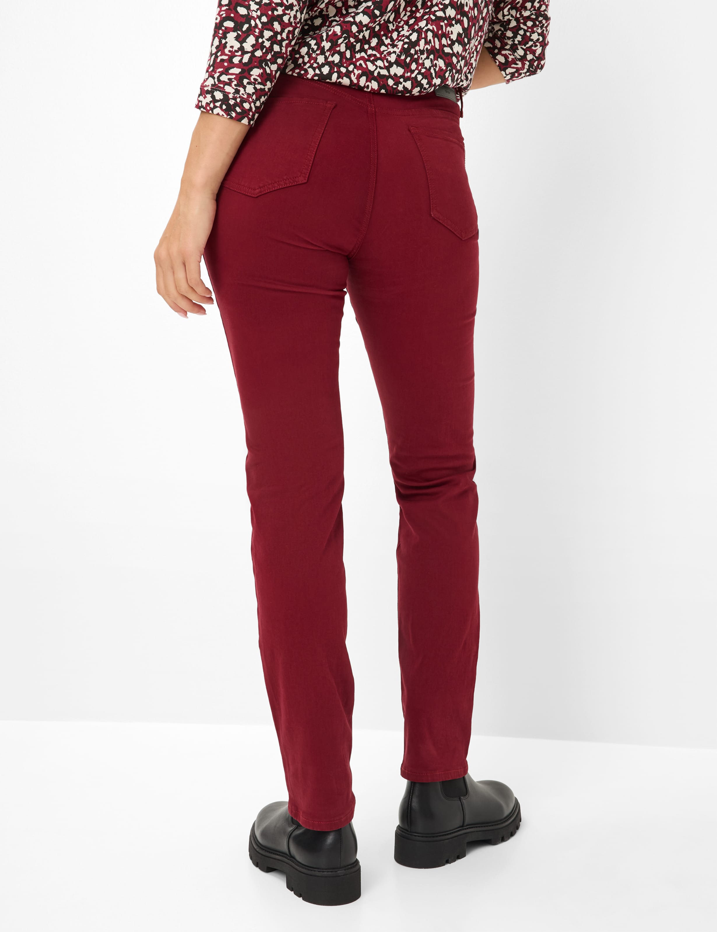 Damen Style MARY Denim Dunkelrot Regular Fit Model Rueck