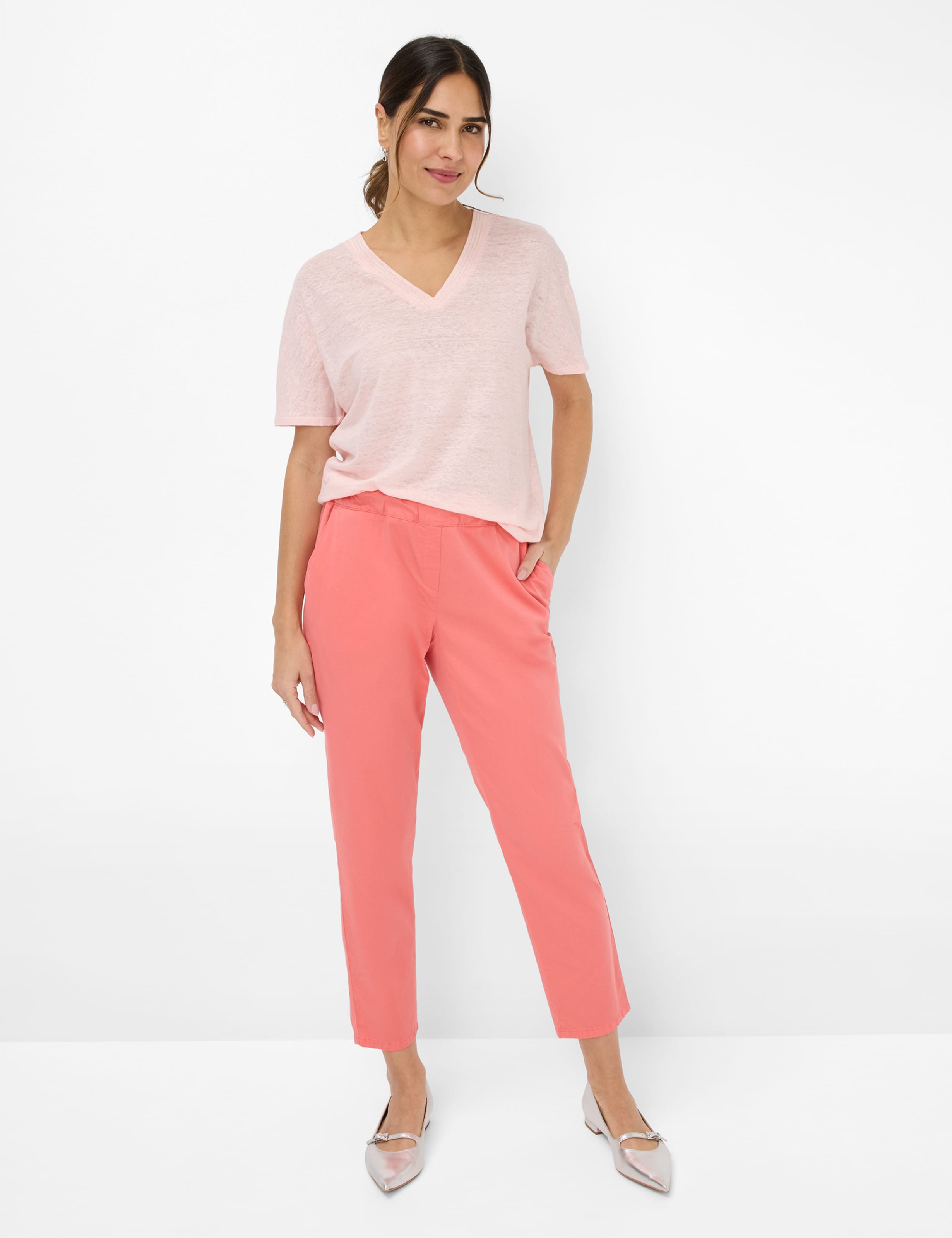 Women Style CAELEN Rose  Model Outfit