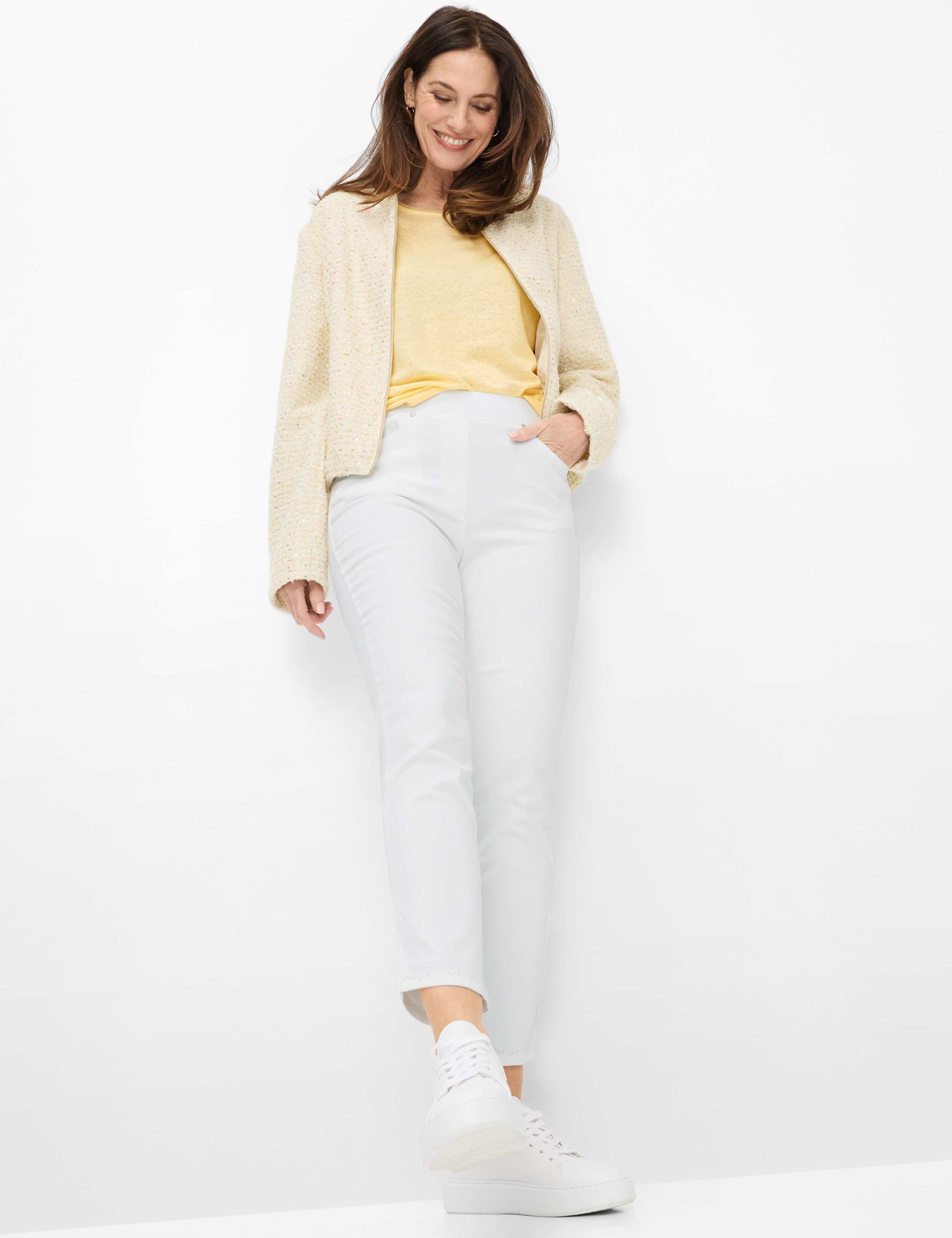 Femme Style PAMINA 6/8 Denim Blanc Slim Fit Tenue du mannequin