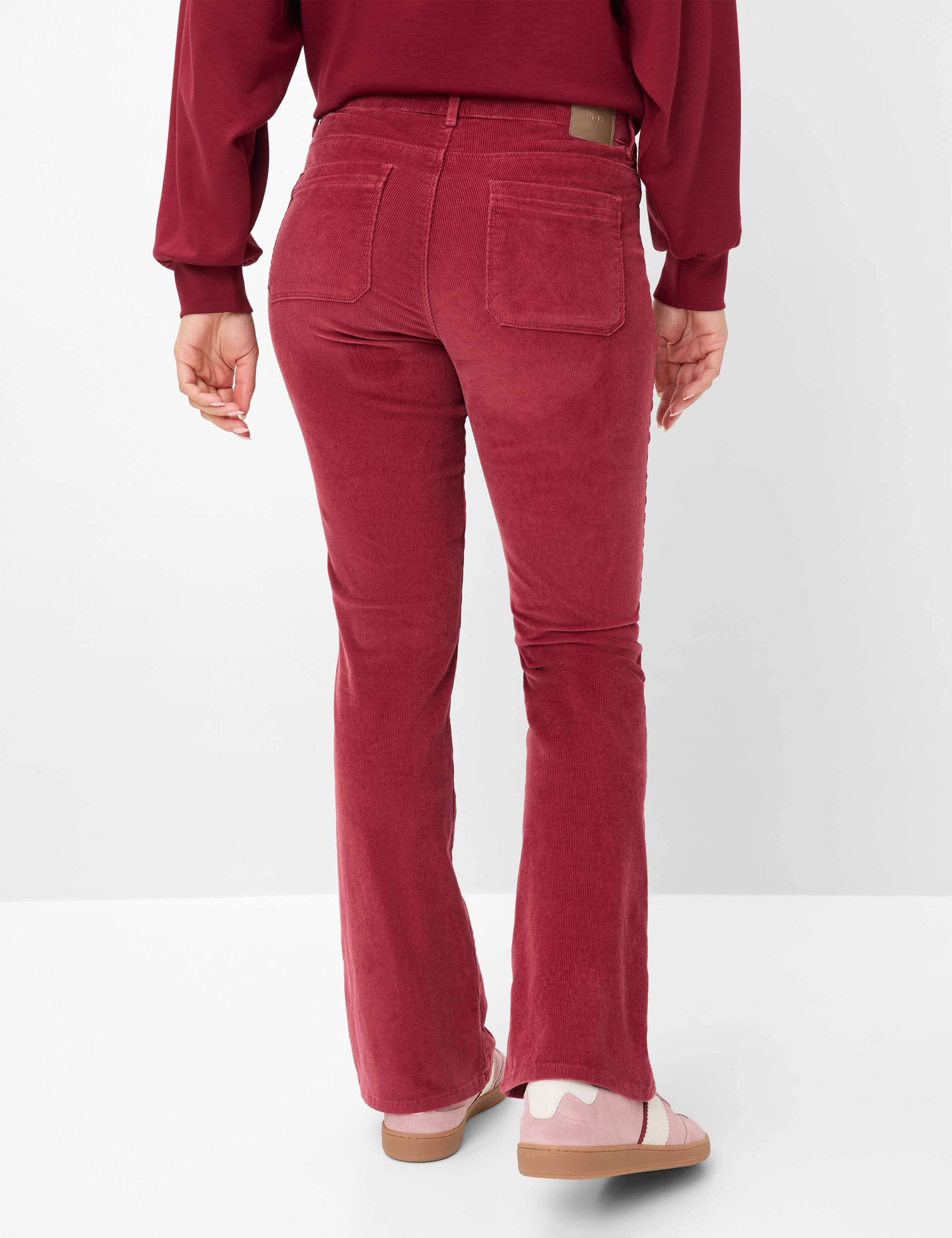 Damen Style SHAKIRA Dunkelrot Slim Fit Model Rueck