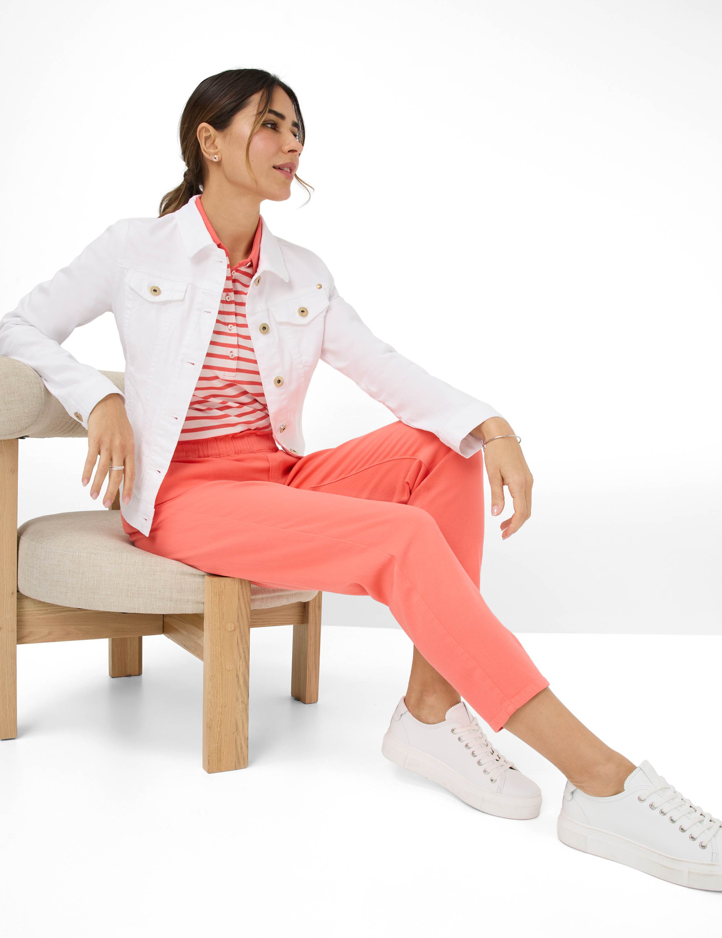 Dames Style MONA S Denim Lichtrood Relaxed Fit Detail 1