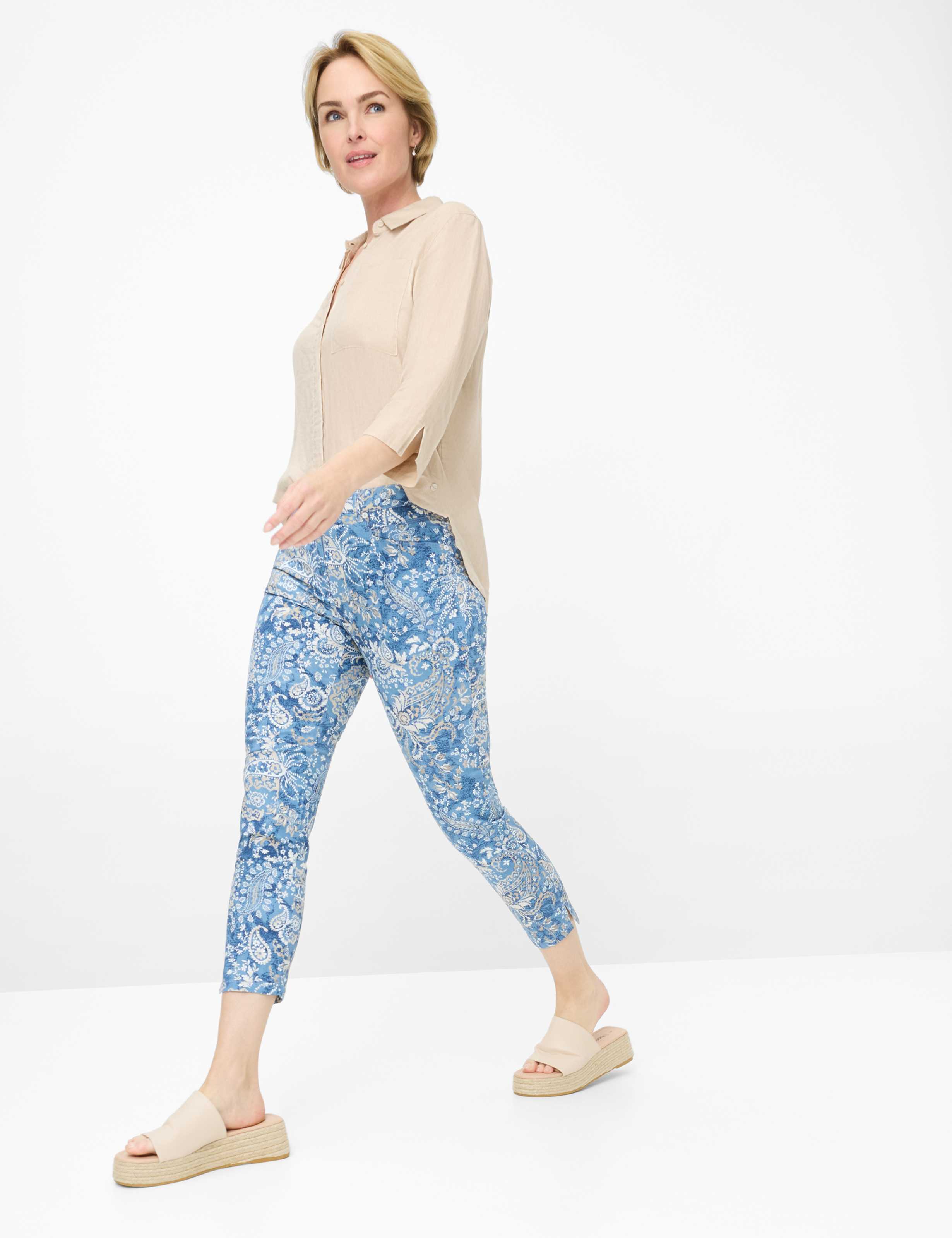 Femme Style LUCA 6/8 Bleu Super Slim Fit Tenue du mannequin
