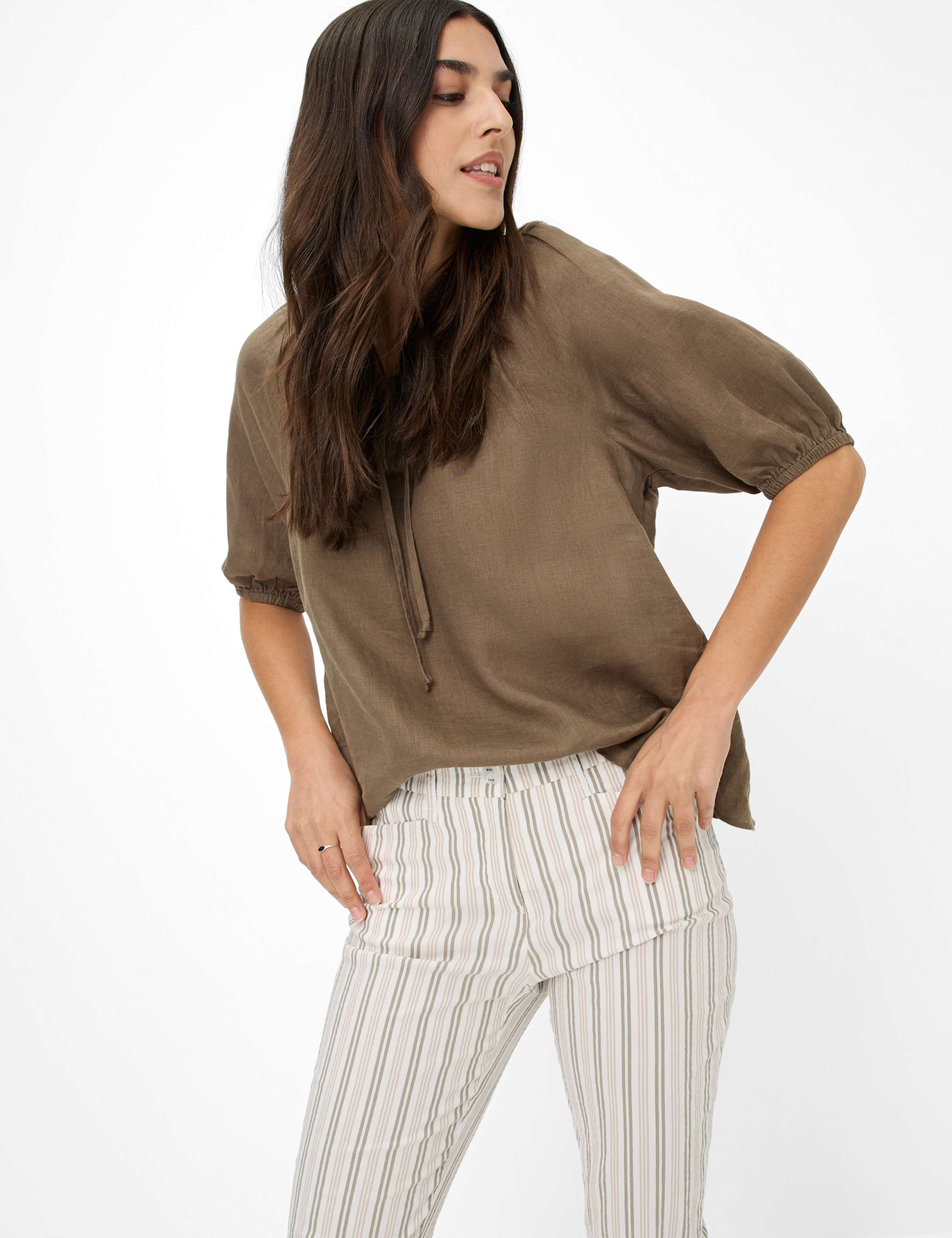 Damen Style MARA S Grün - Oliv Regular Fit Detail 1