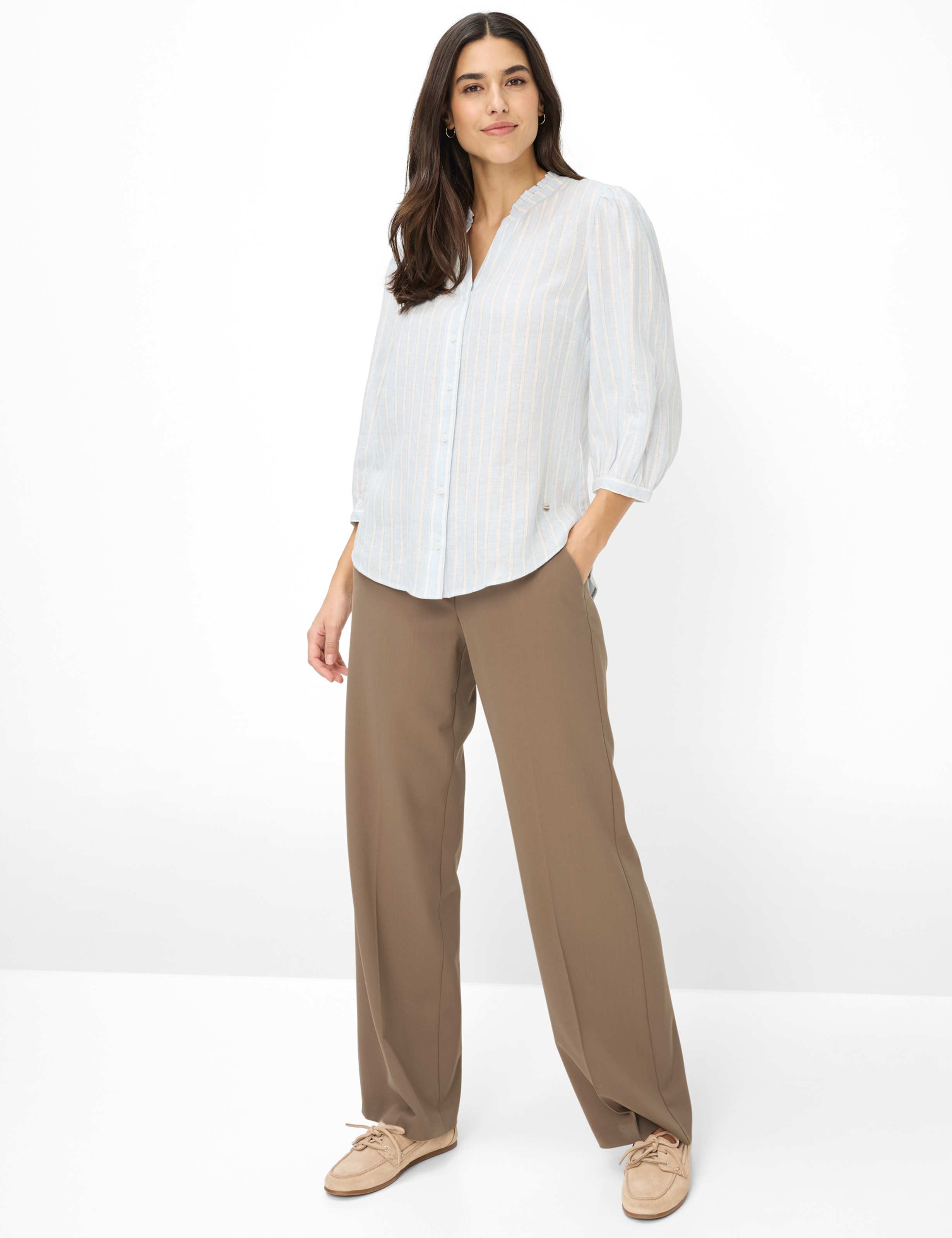 Damen Style VIOLET Hellblau  Model Outfit