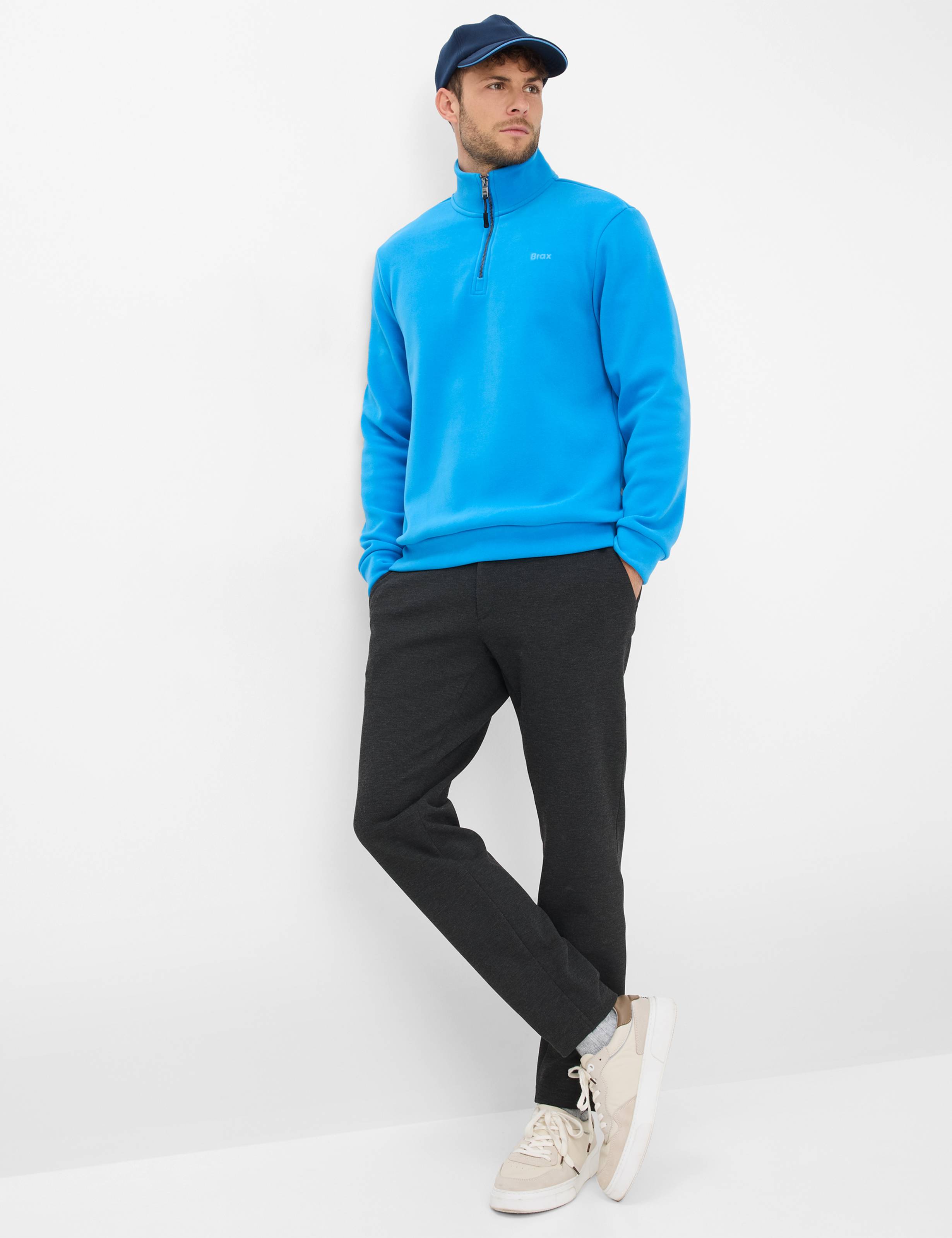 Homme Style SION Bleu  Tenue du mannequin