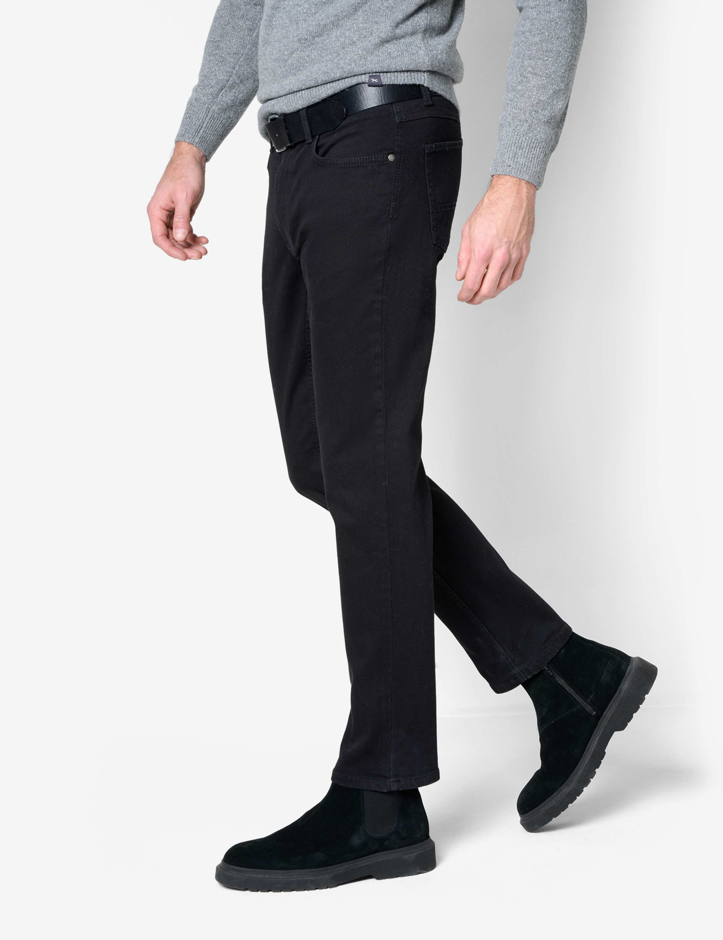 Homme Style CARLOS Noir Regular Fit Tenue du mannequin
