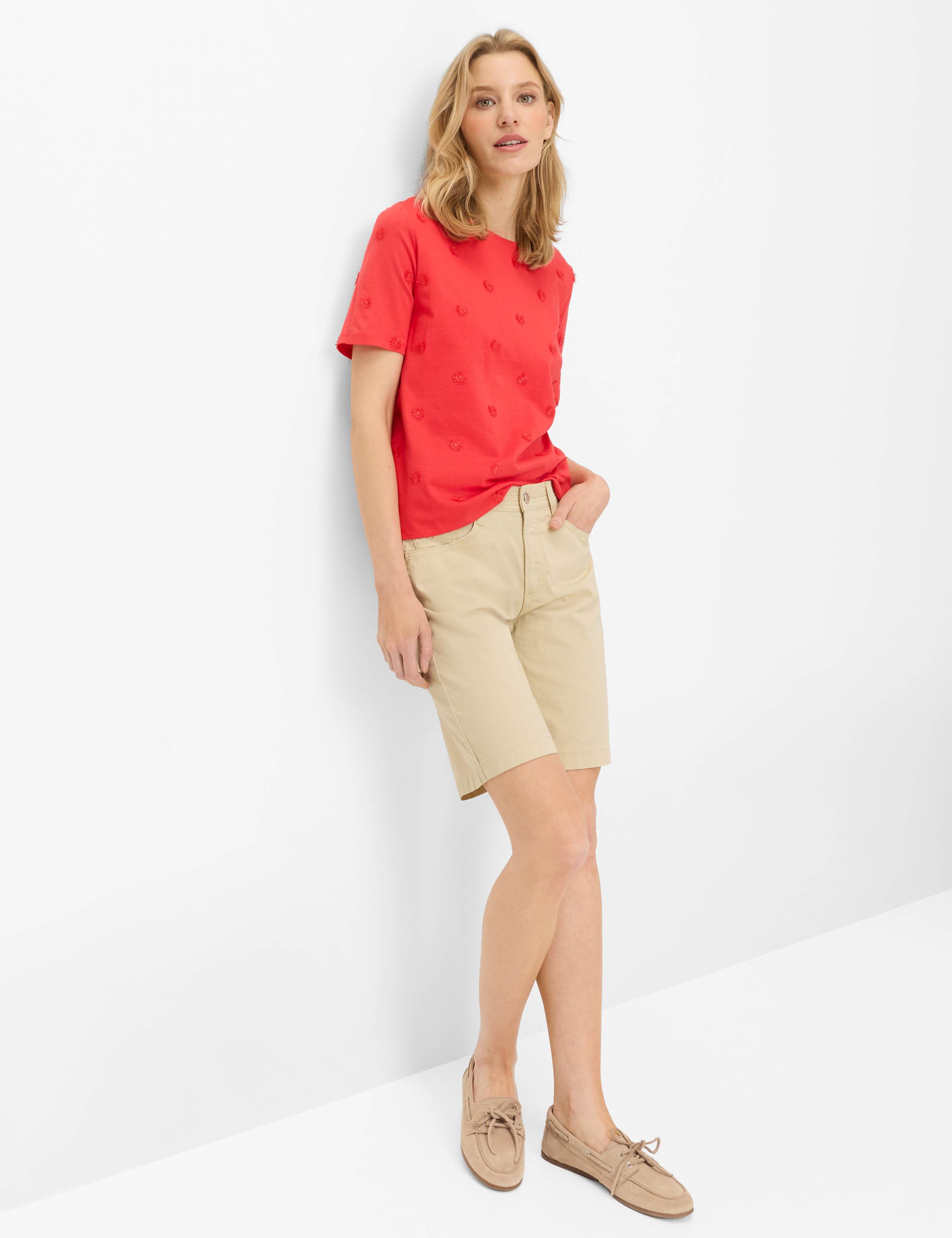 Femme Style CIRA S Rouge  Tenue du mannequin