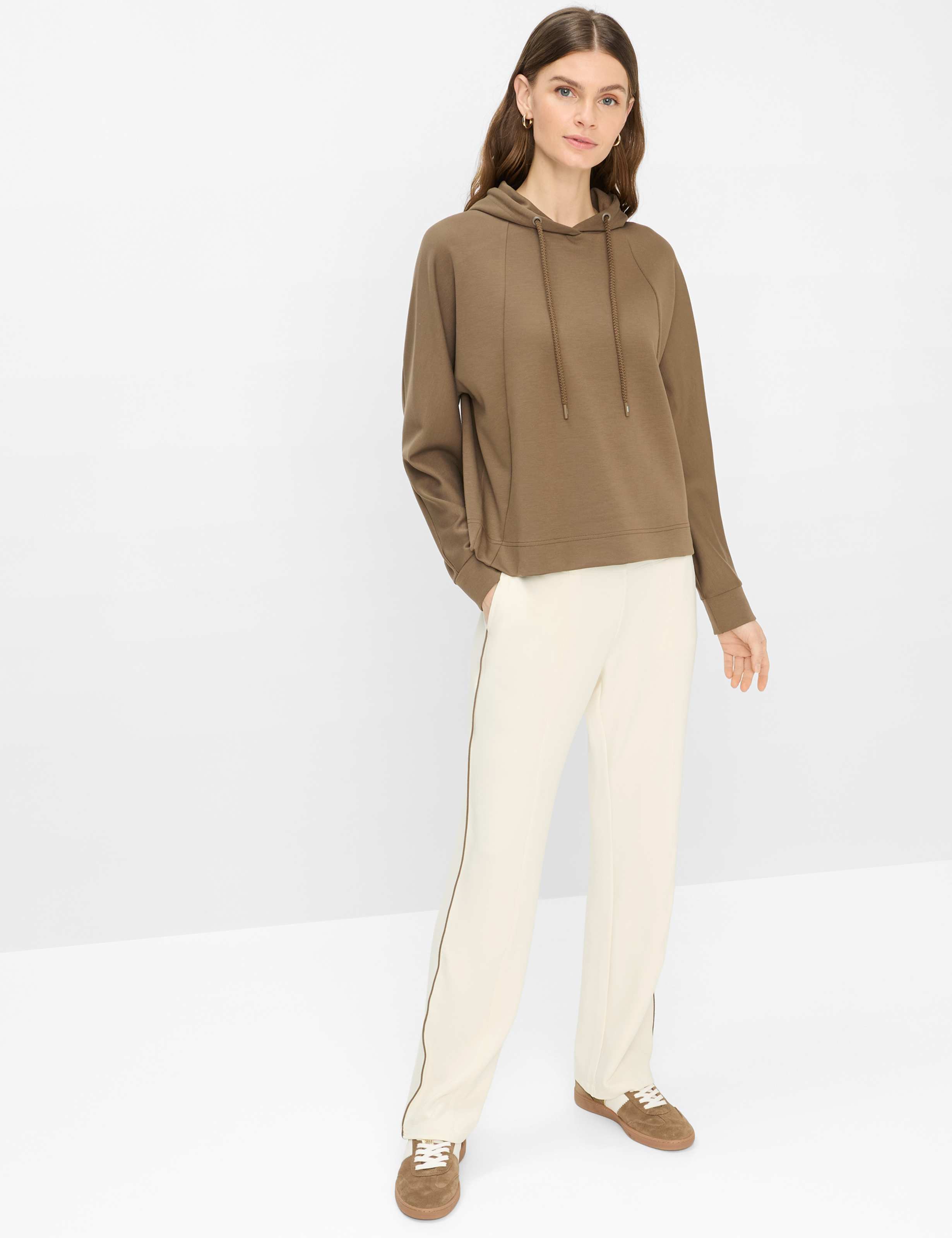 Femme Style BECA L Marron Foncé  Tenue du mannequin