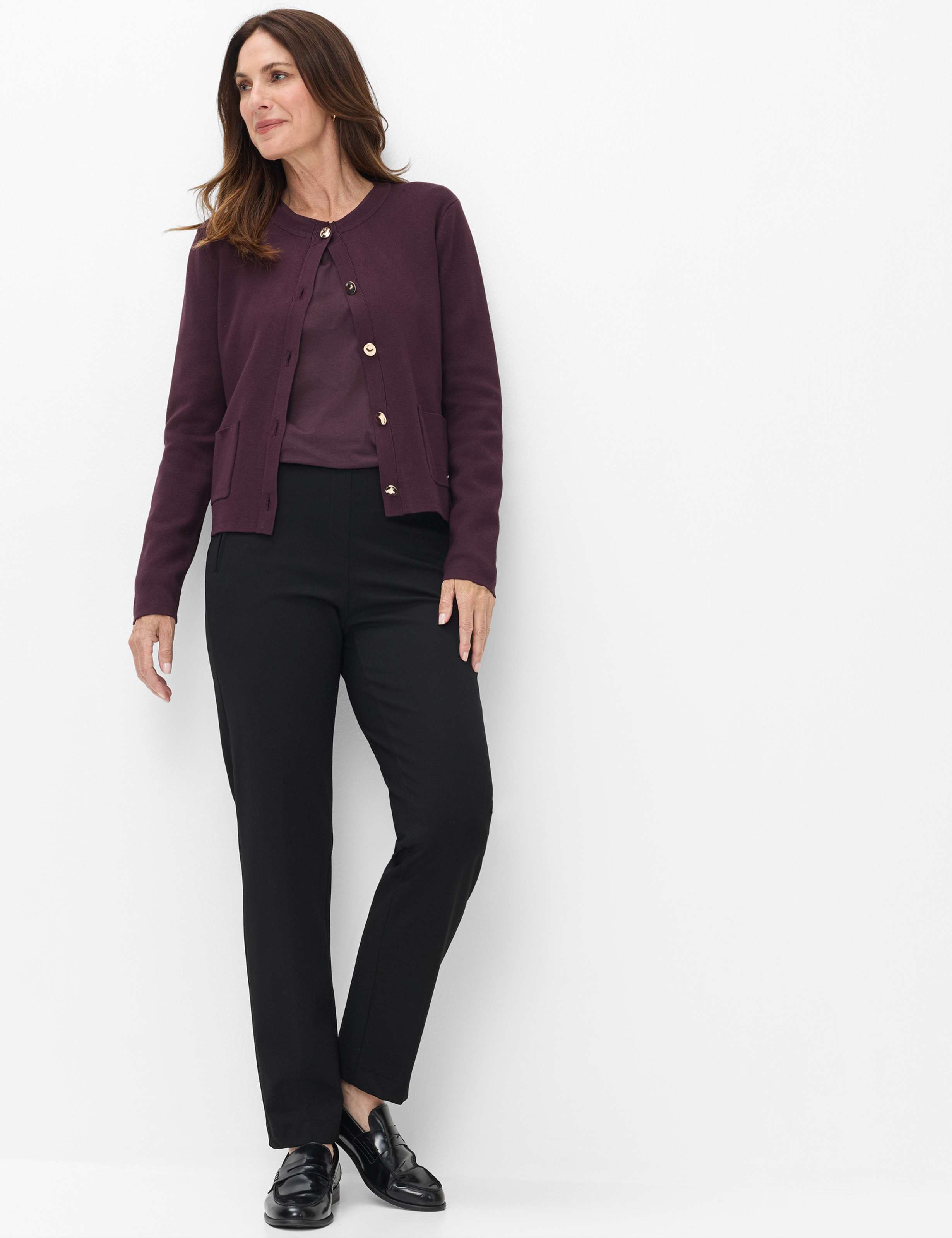 Women Style CILLY Black Comfort Plus fit Model Outfit