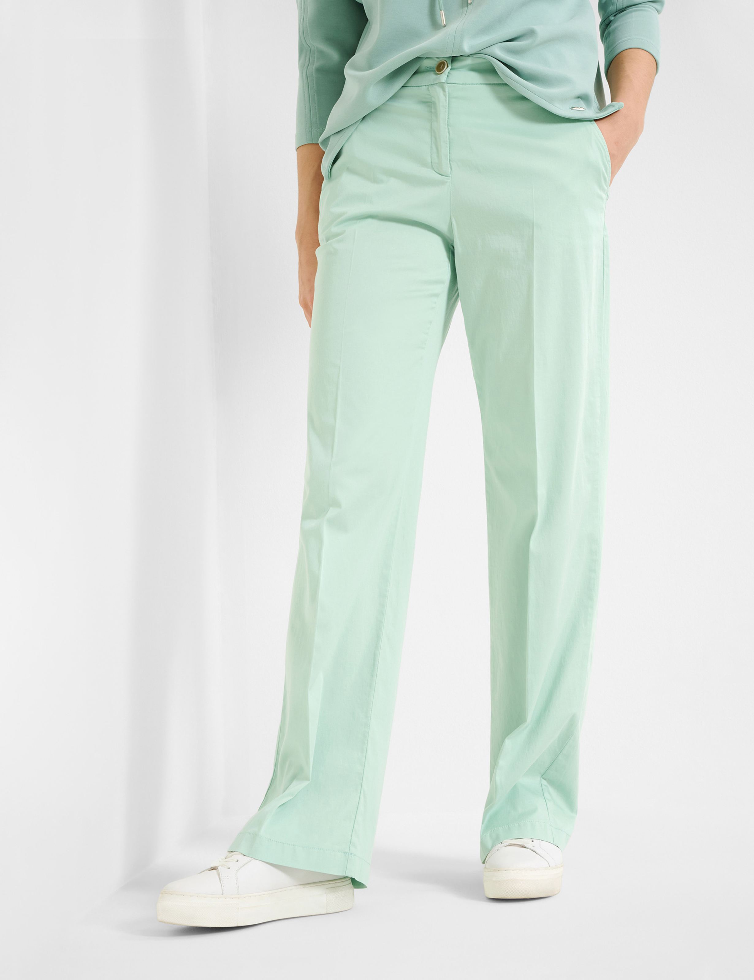 Women Style MAINE MINT Wide Leg Model Front