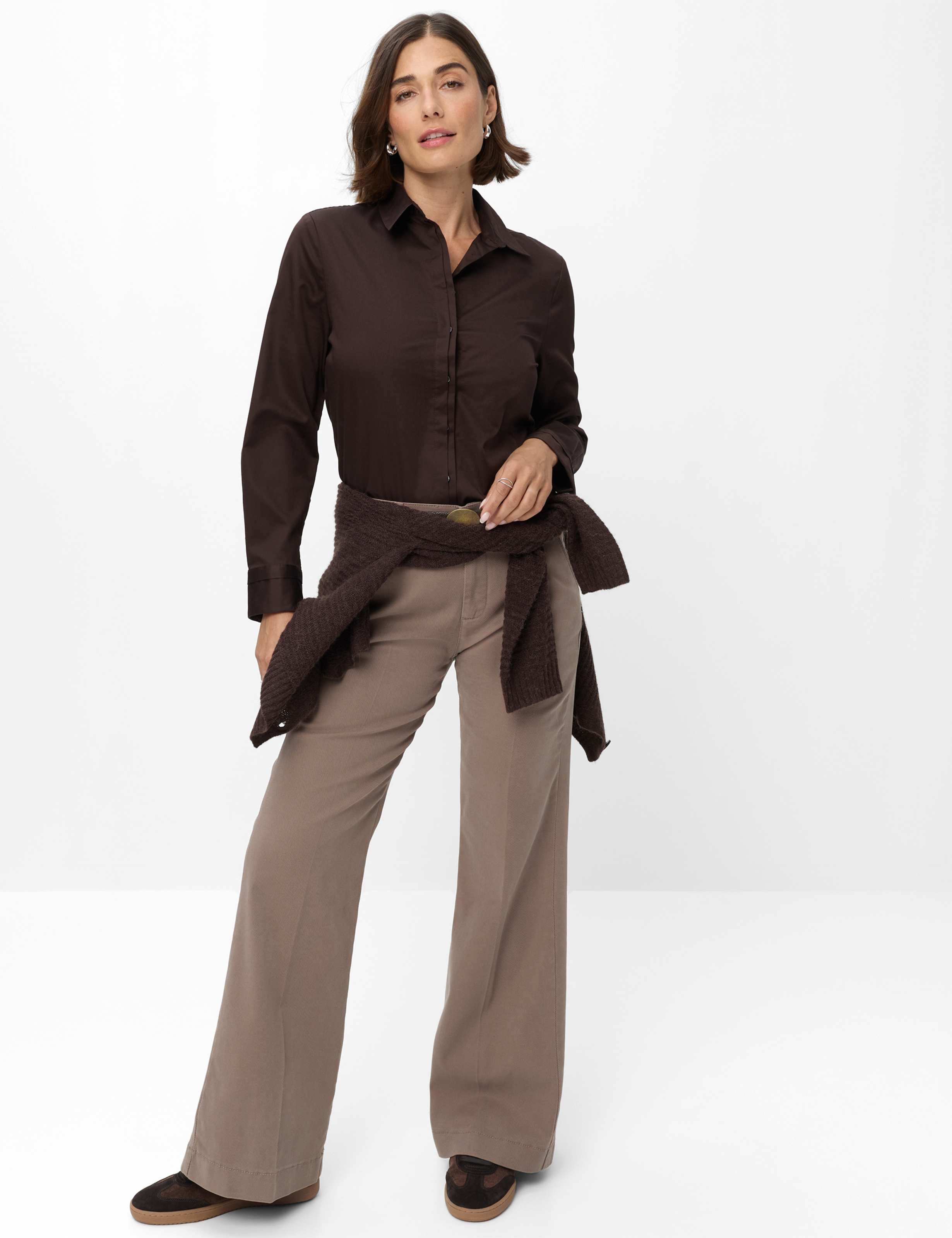 Women Style VICTORIA Dark Brown  Model Outfit