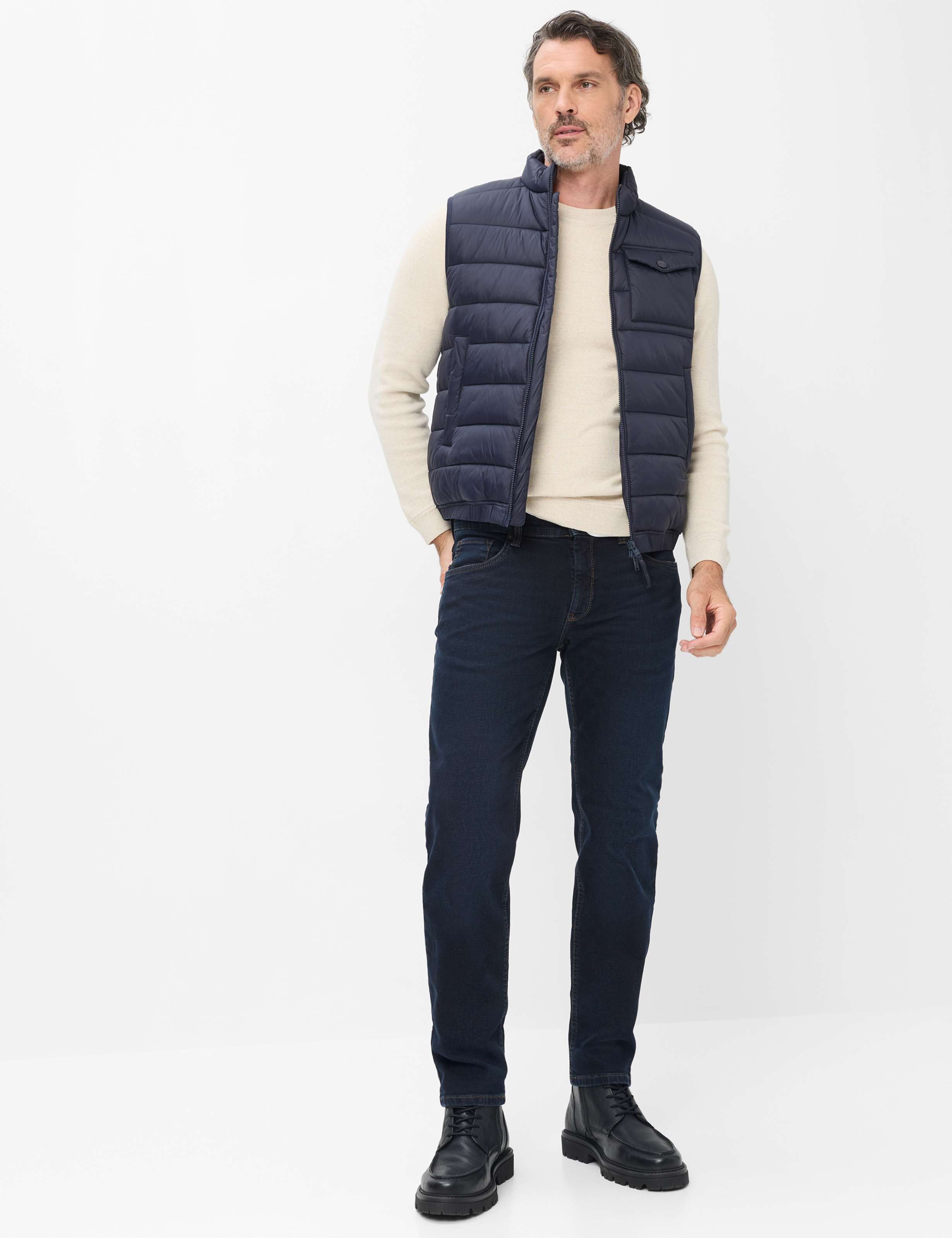 Herren Style LENN Denim Dunkelblau Modern Regular Fit Model Outfit