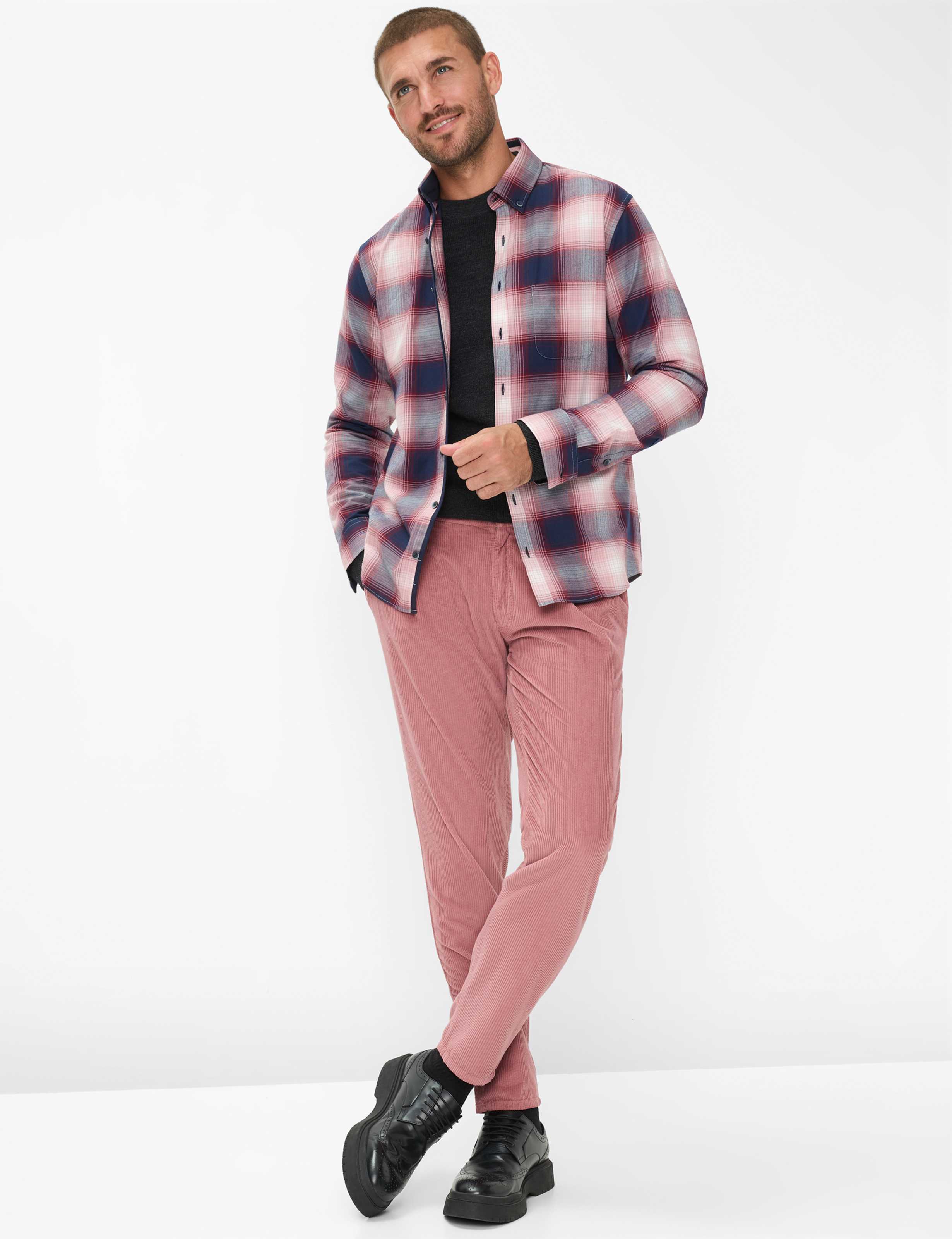 Herren Style TINO Rosa Relaxed Fit Model Outfit