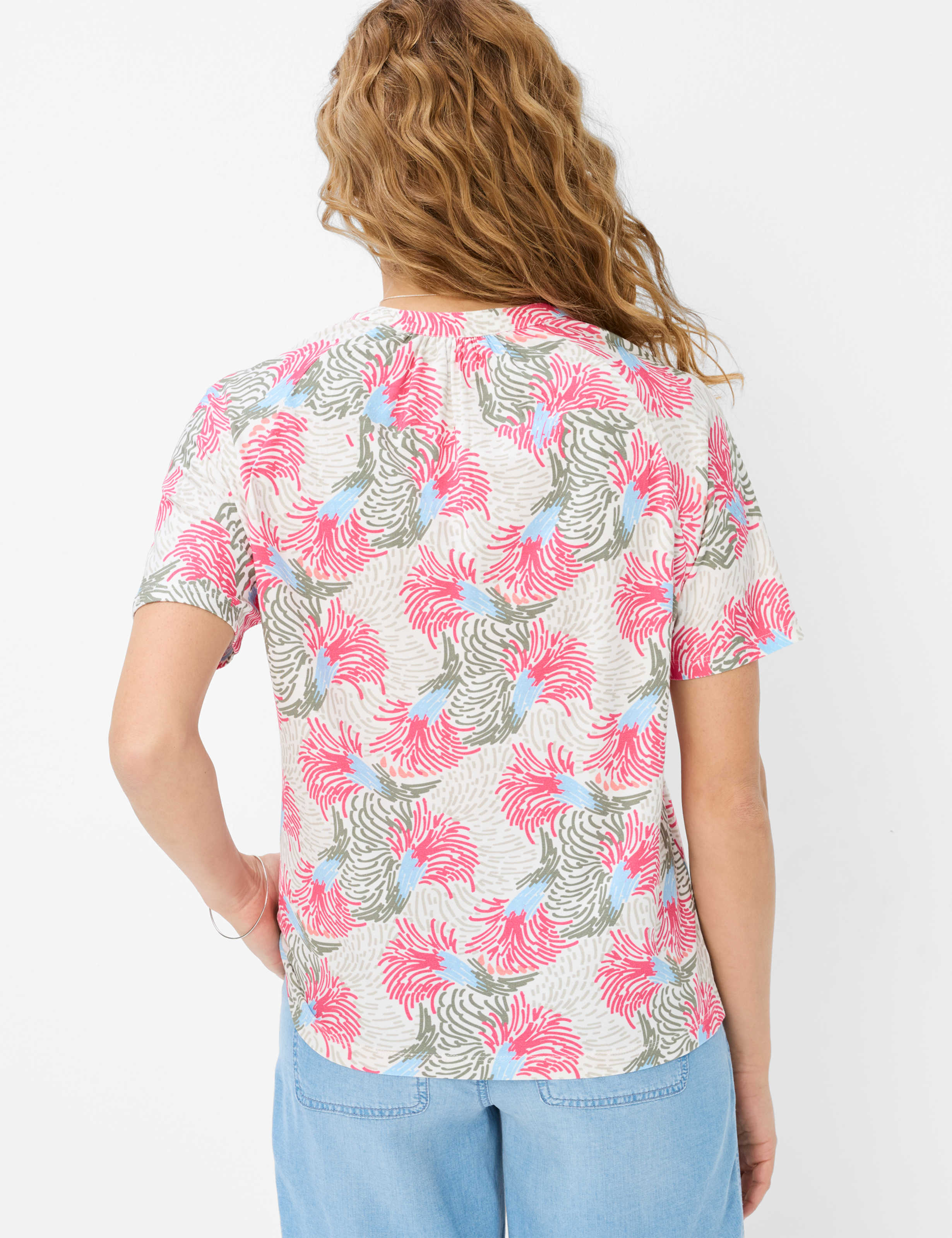 Women Style CAELEN Cream White  Model back