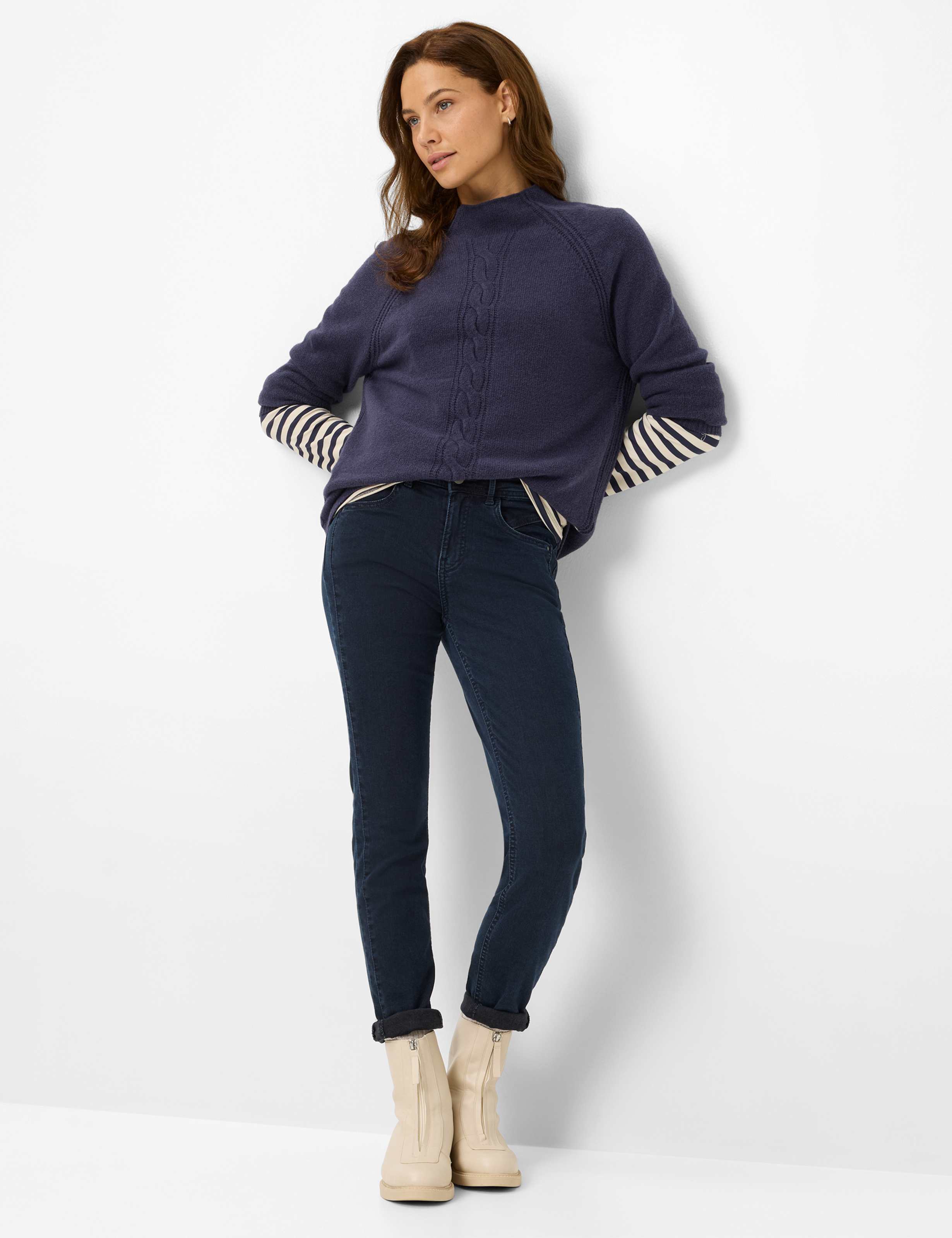 Damen Style SHAKIRA Denim Dunkelblau Slim Fit Model Outfit