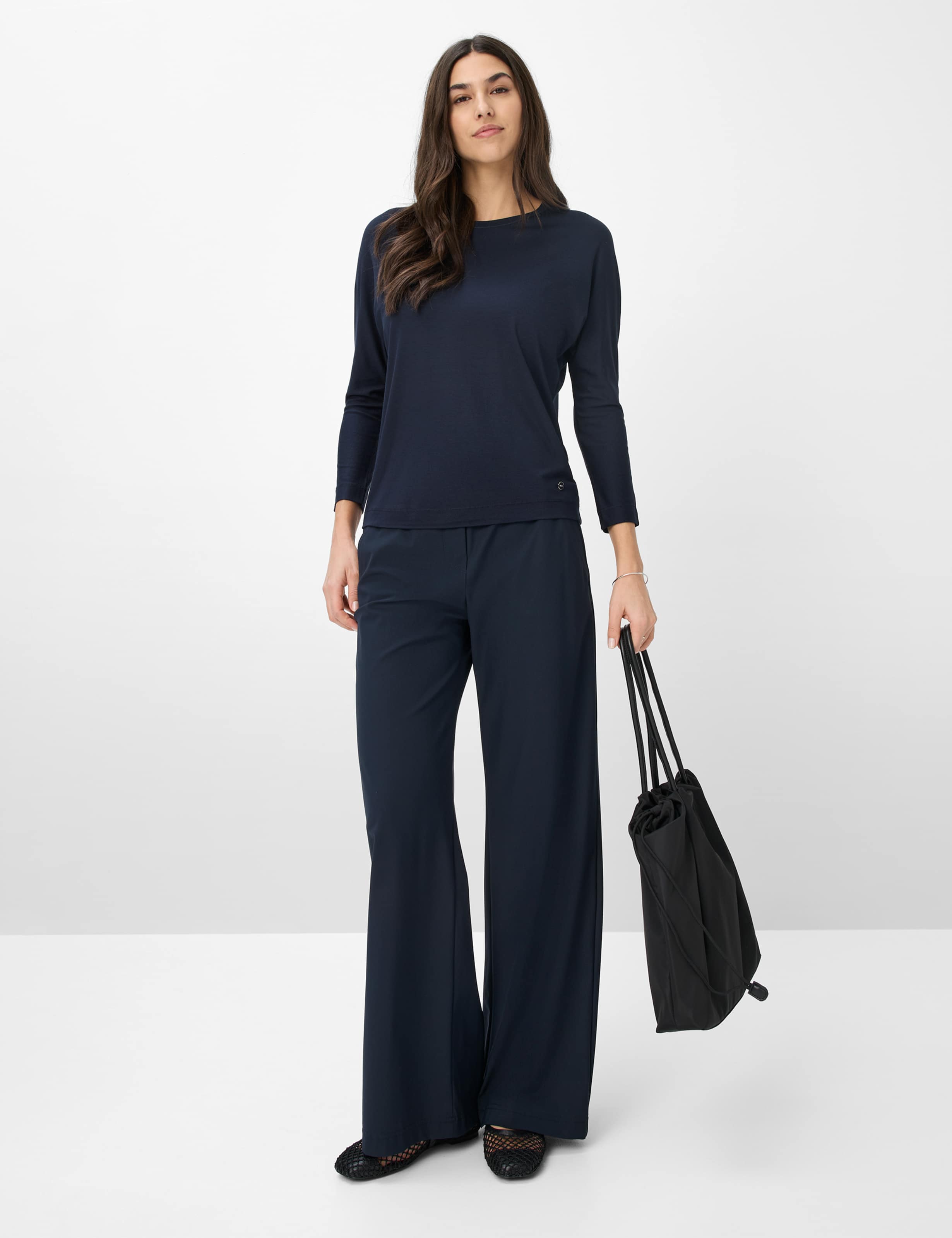 Damen Style CHARLENE Dunkelblau  Model Outfit