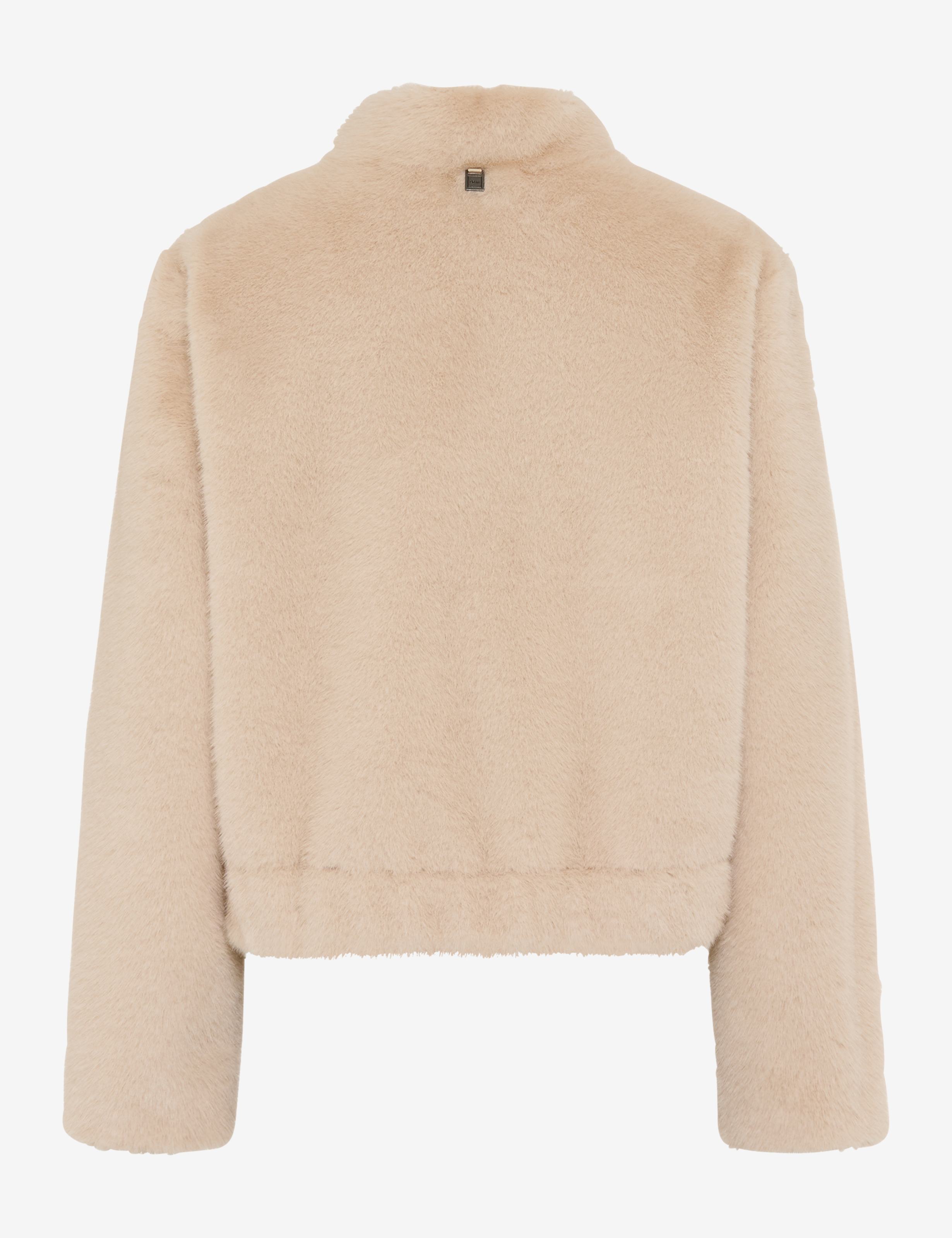 Nuancer af hvidt, Kvinder, Style INA, FREISTELLER_RUECK_ISHOP