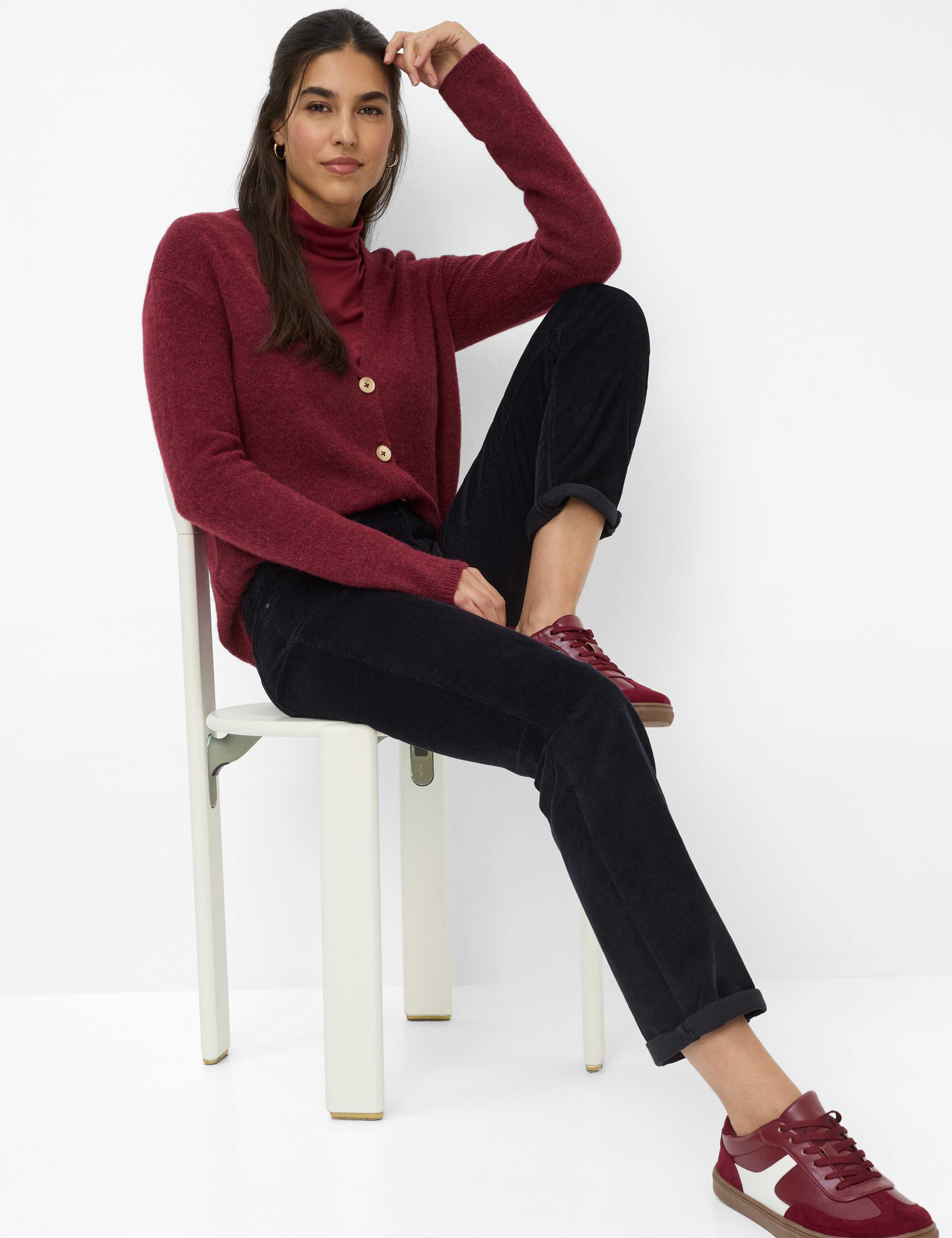 Femme Style MARY Noir Regular Fit Détail 1
