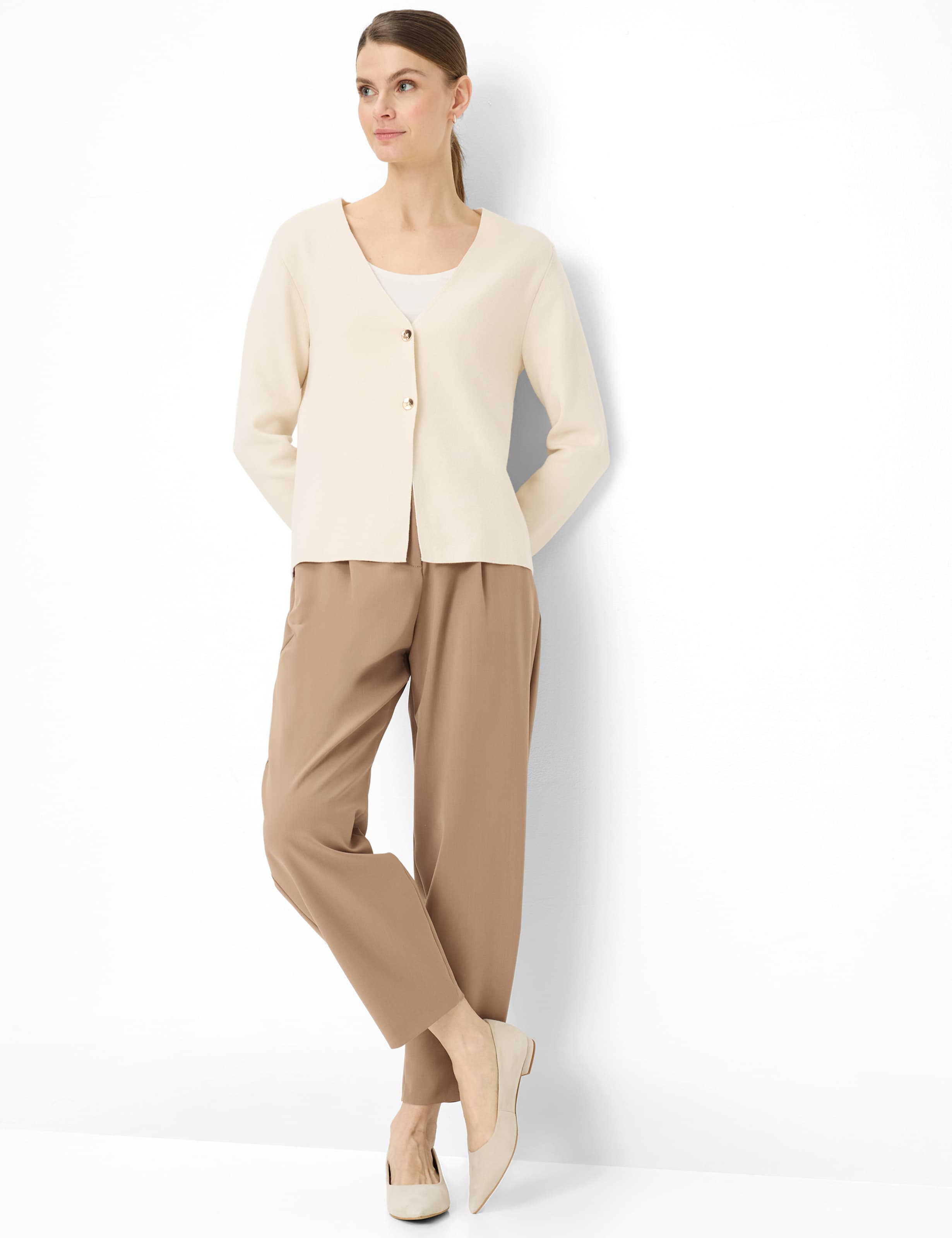 Dames Style AMANDA Lichtbeige  Model outfit