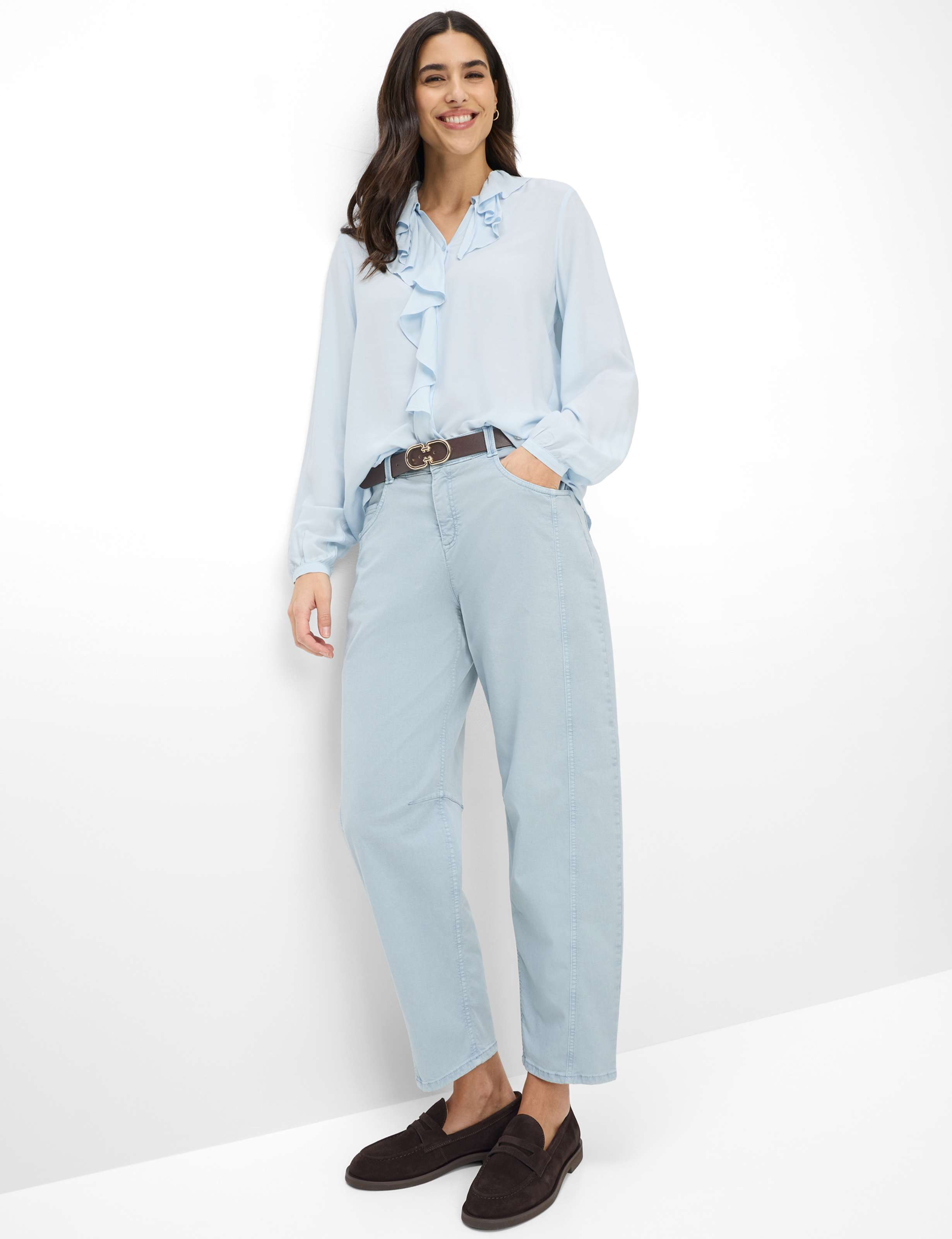 Dames Style MEGAN S Lichtblauw Relaxed Fit Model outfit