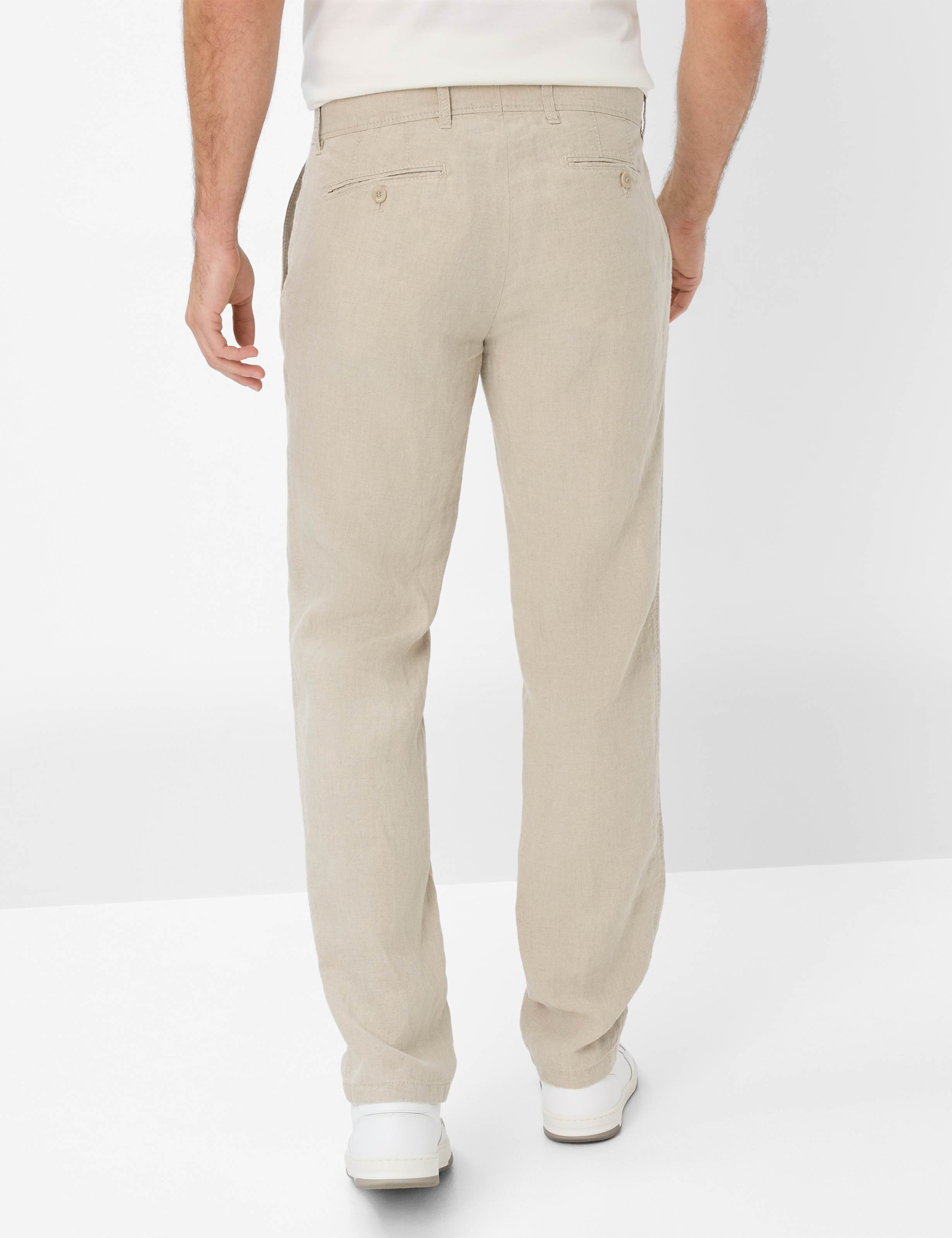 Heren Style EVANS Beige Regular Fit Model achterkant