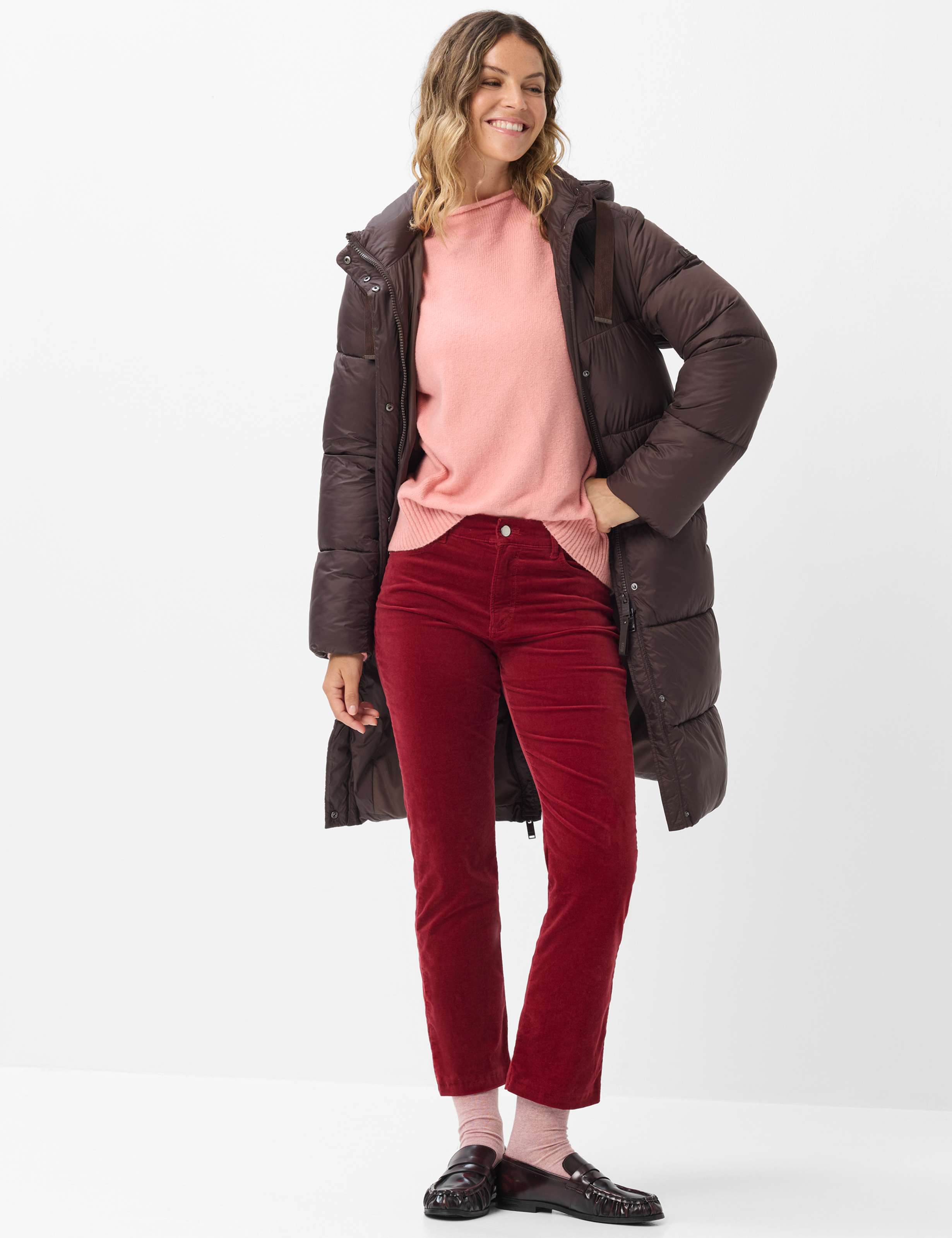 Damen Style MAY S Dunkelrot Cigarette Fit Model Outfit