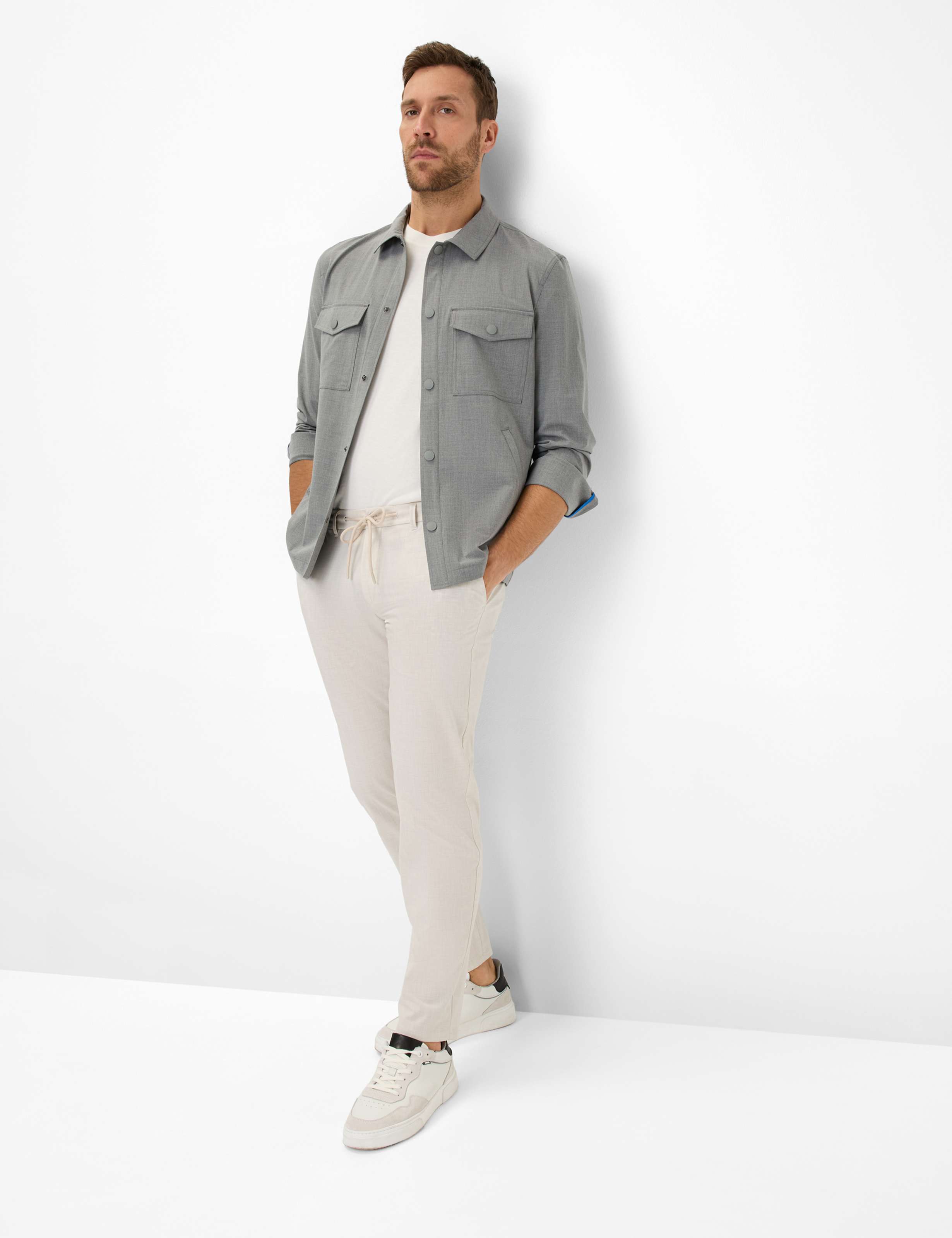 Herre Style SILVIO Lysbeige Slim Fit Model Outfit