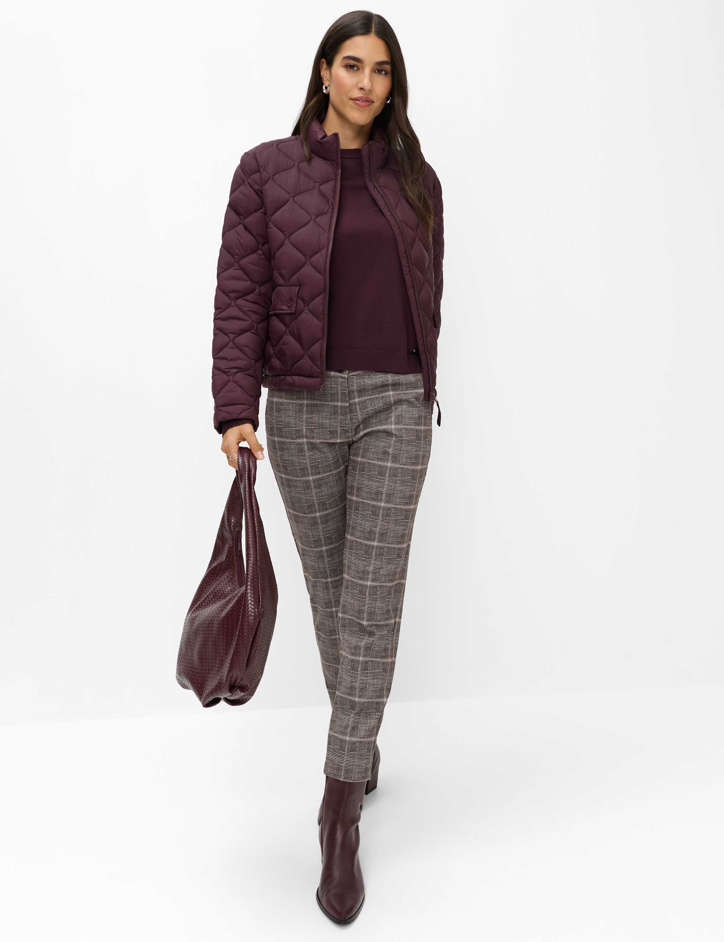 Dames Style KYLA Donkerpaars  Model outfit