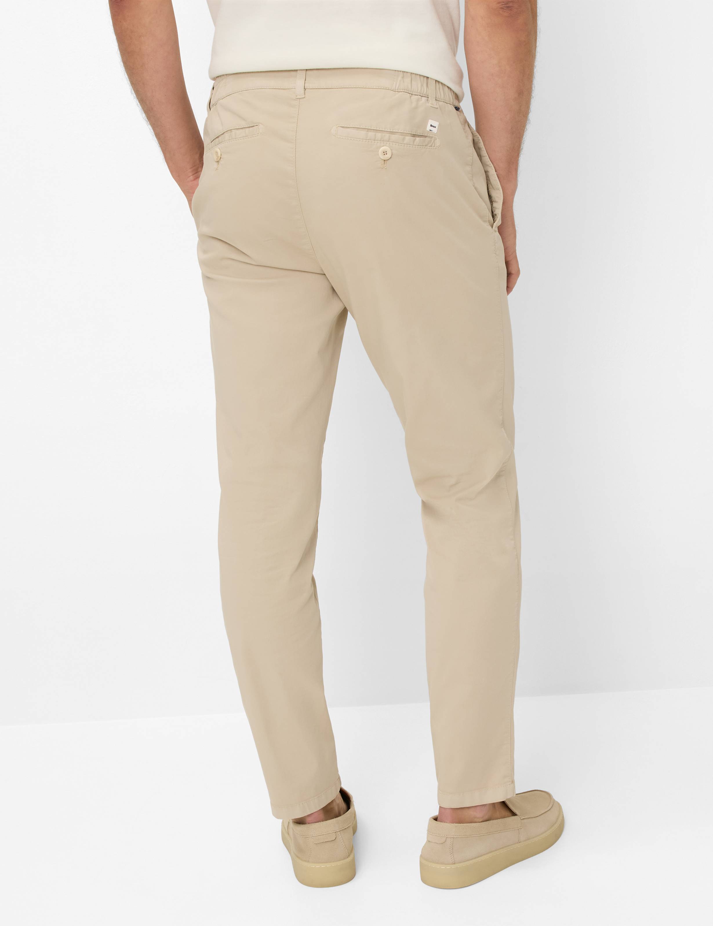Herren Style PHIL Beige Relaxed Fit Model Rueck