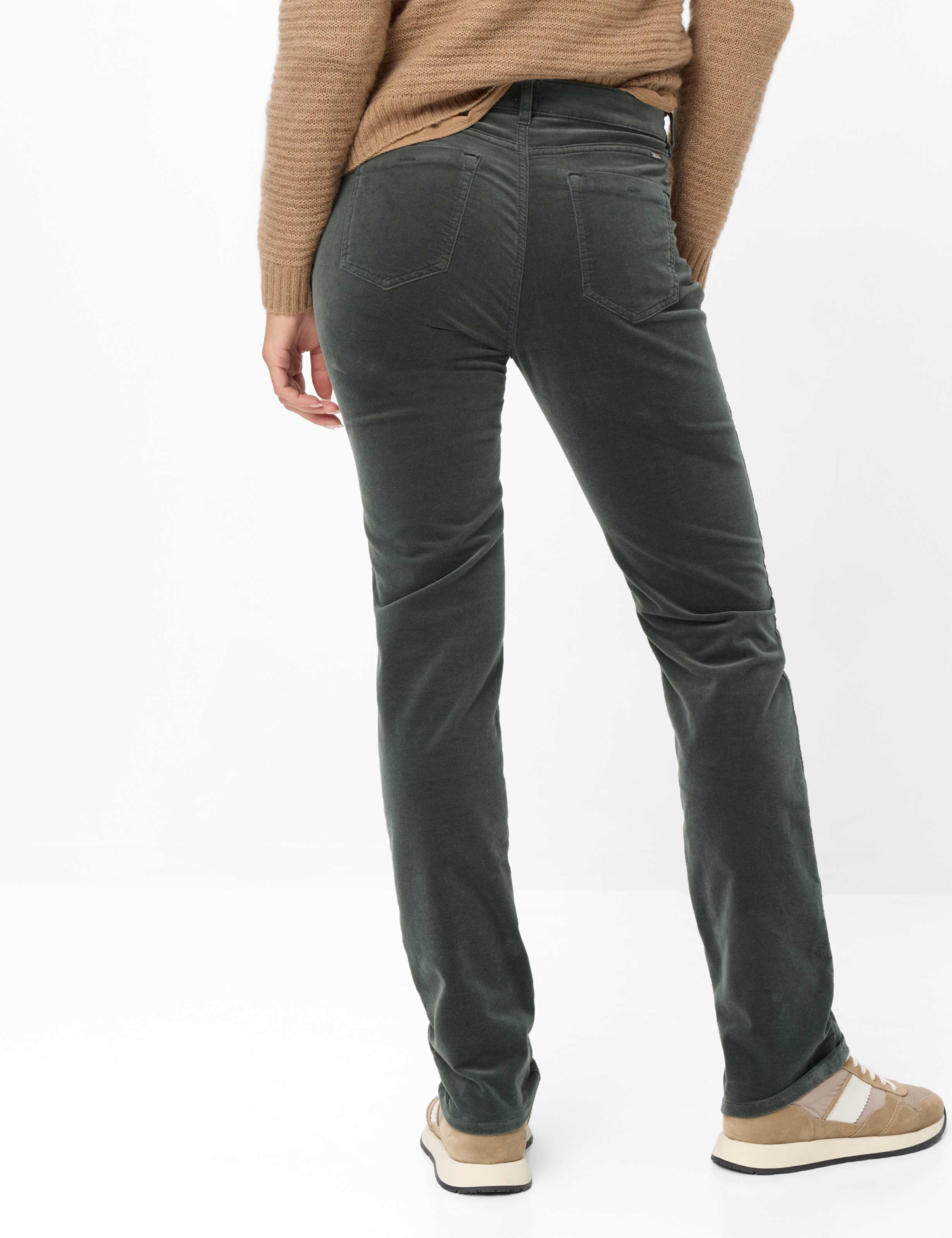 Damen Style MARY Dunkelgrün Regular Fit Model Rueck