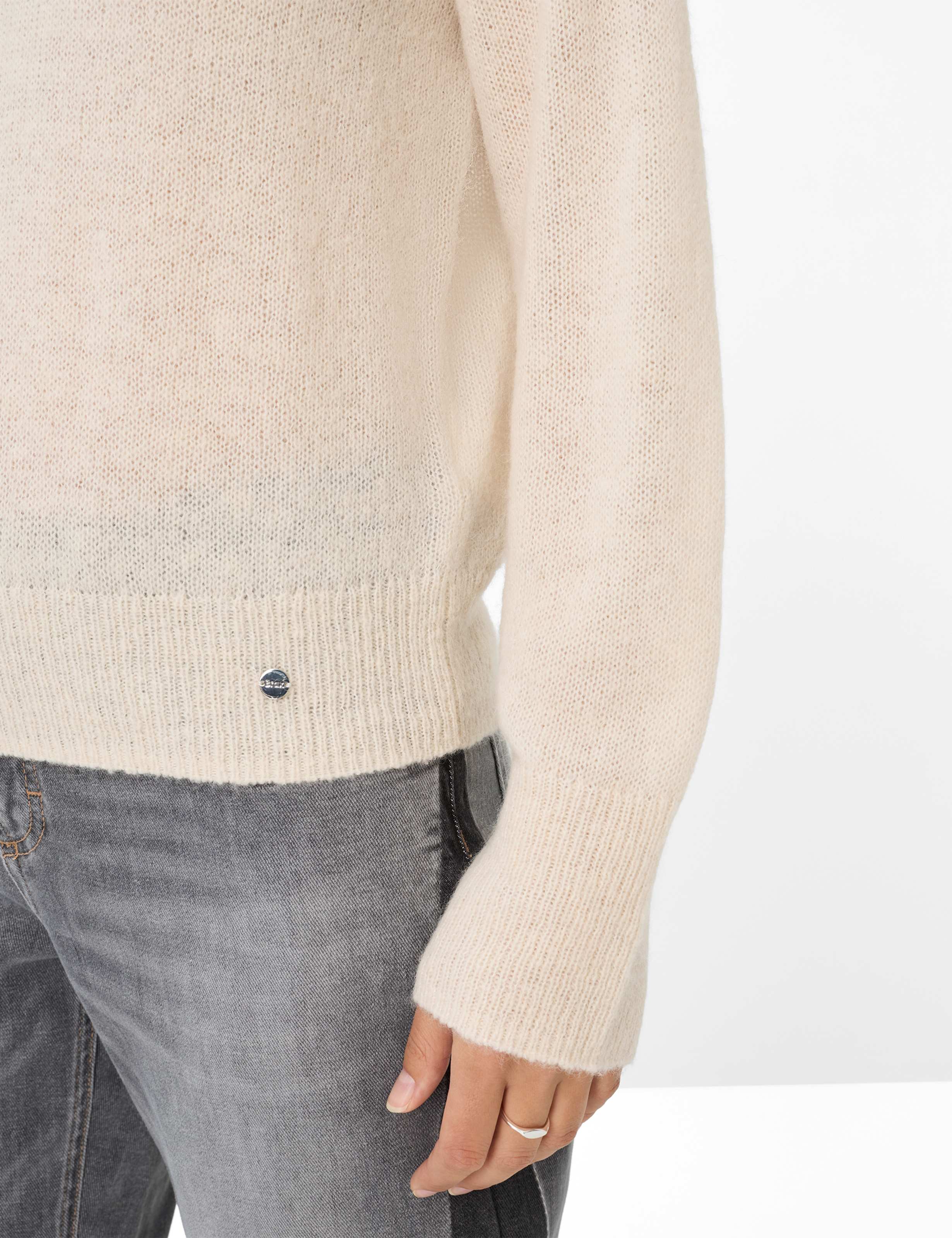 Women Style LISA Cream White  Detail 2