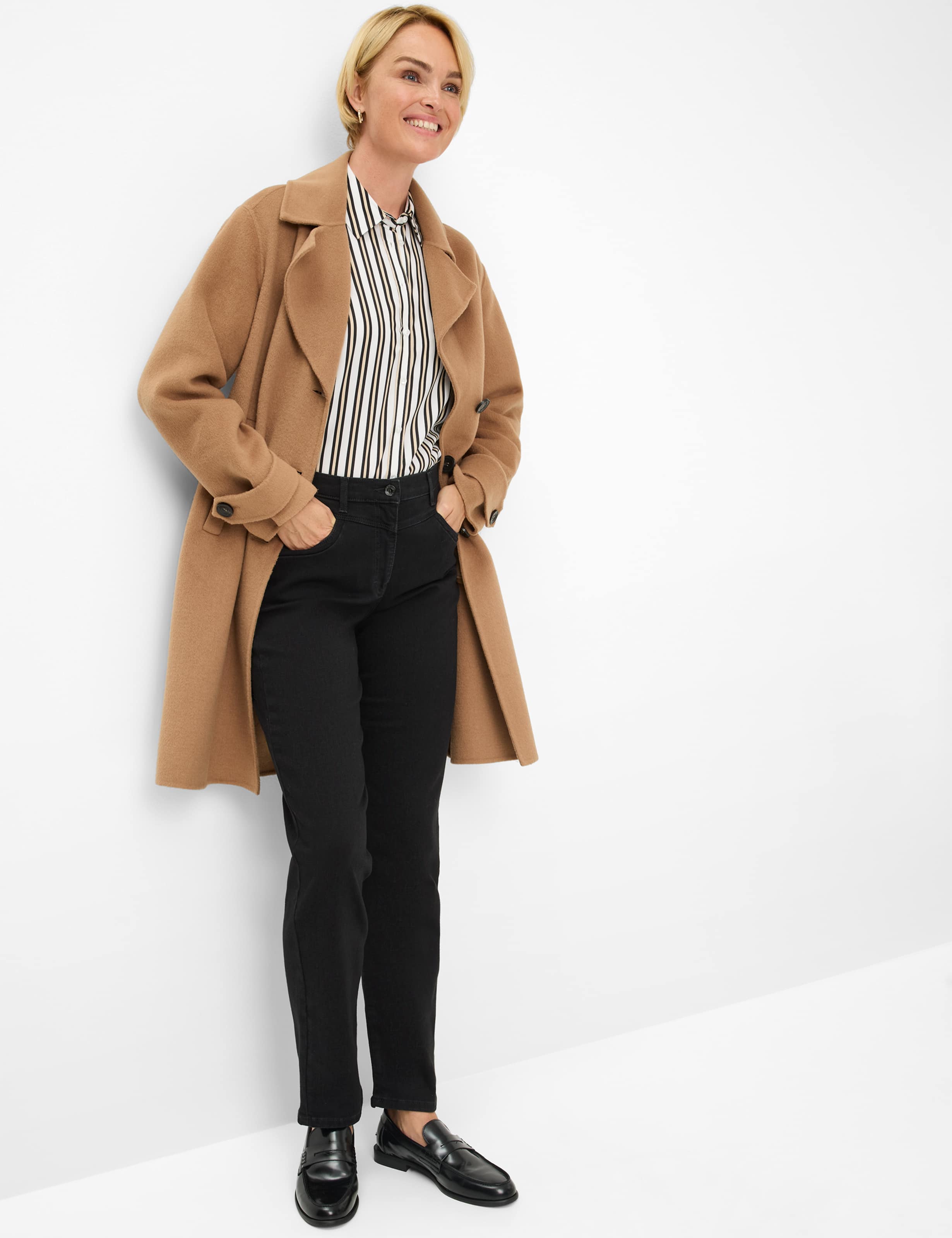 Dames Style CAREN NEW Denim Zwart Comfort Plus Fit Model outfit