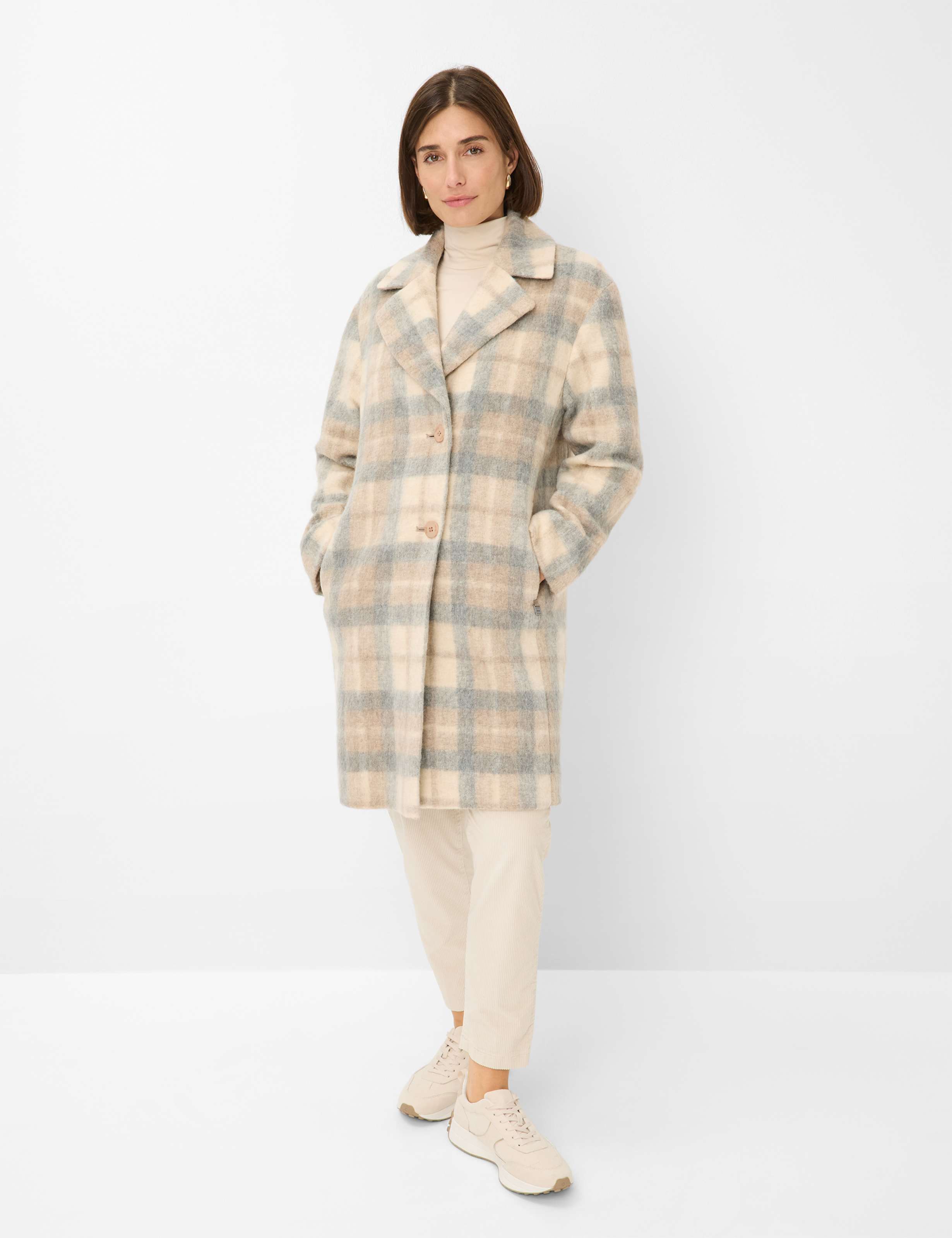 Femme Style DAVOS Multicolore  Tenue du mannequin