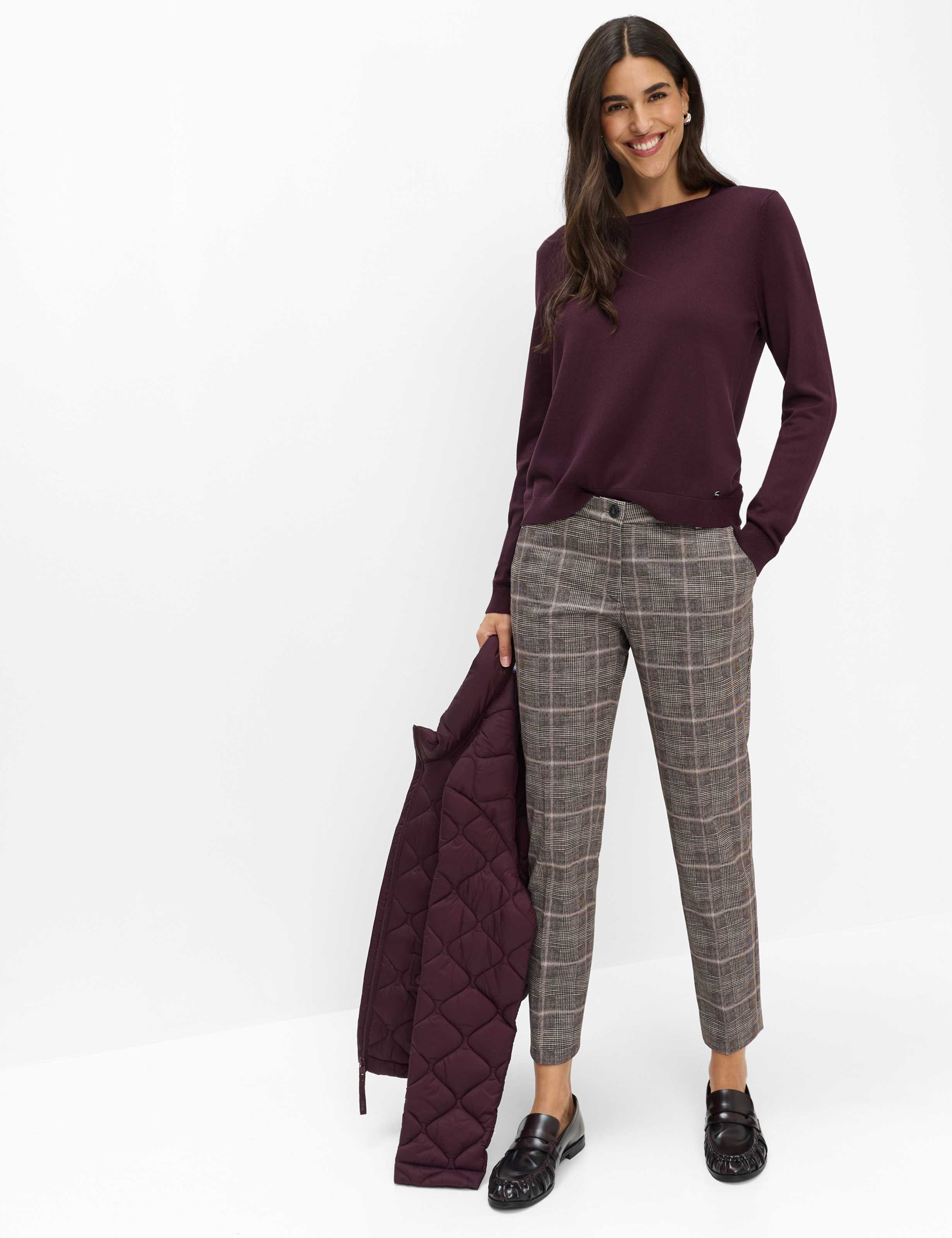 Damen Style LENI Dunkles Lila  Model Outfit