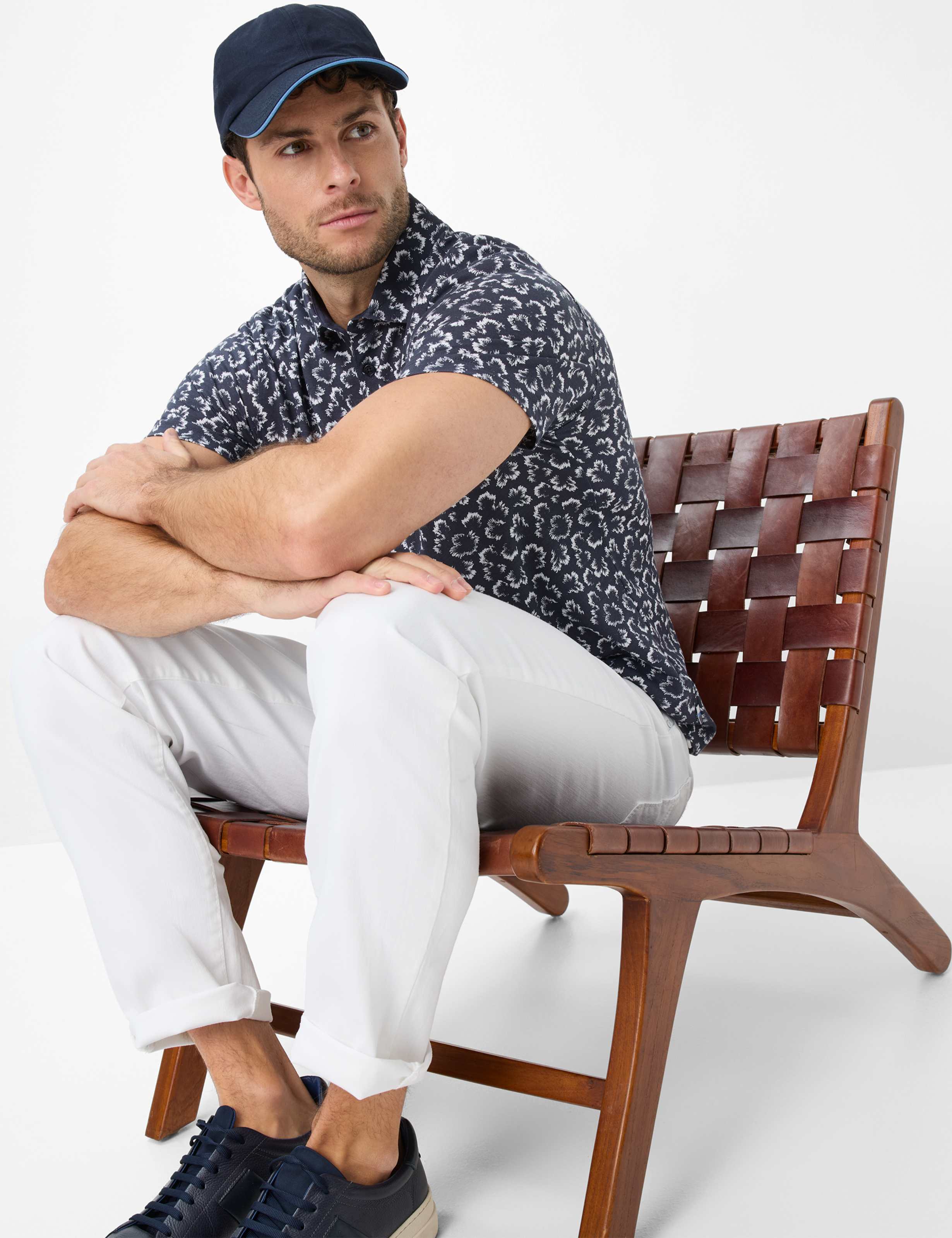 Men Style CADIZ Denim White Straight Fit Detail 1