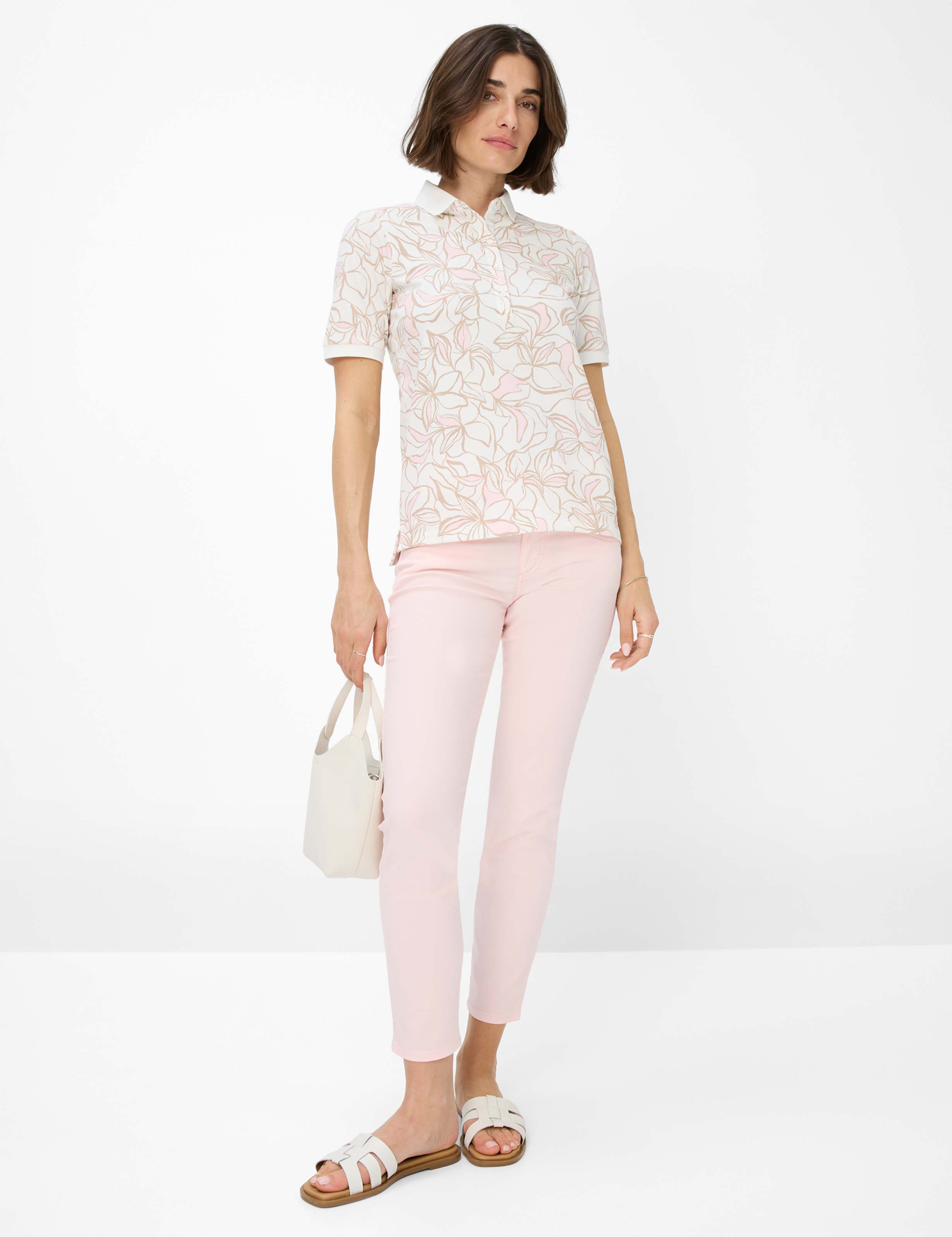 Women Style CLEO Cream White  Model Outfit