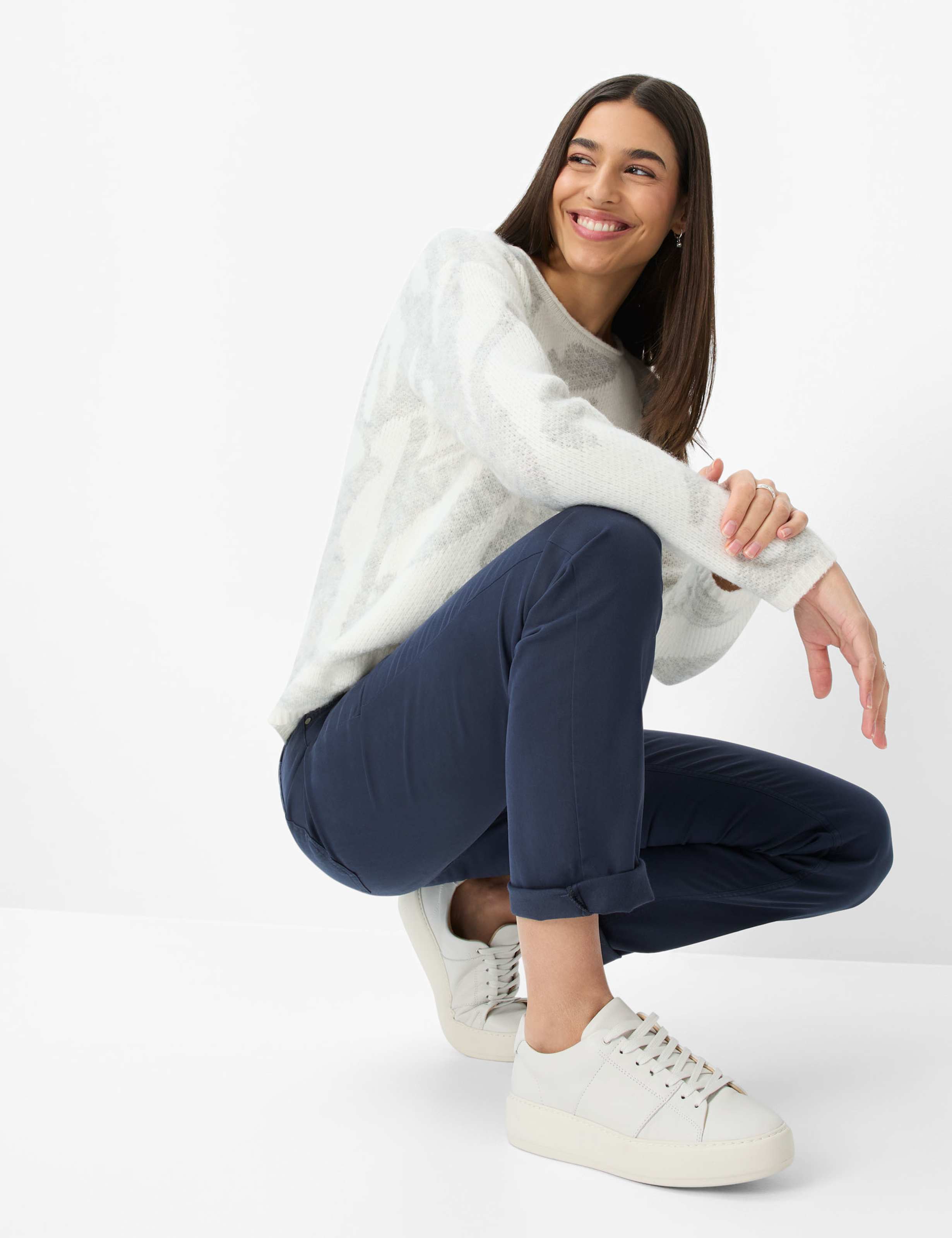 Damen Style MARY Dunkelblau Regular Fit Detail 1