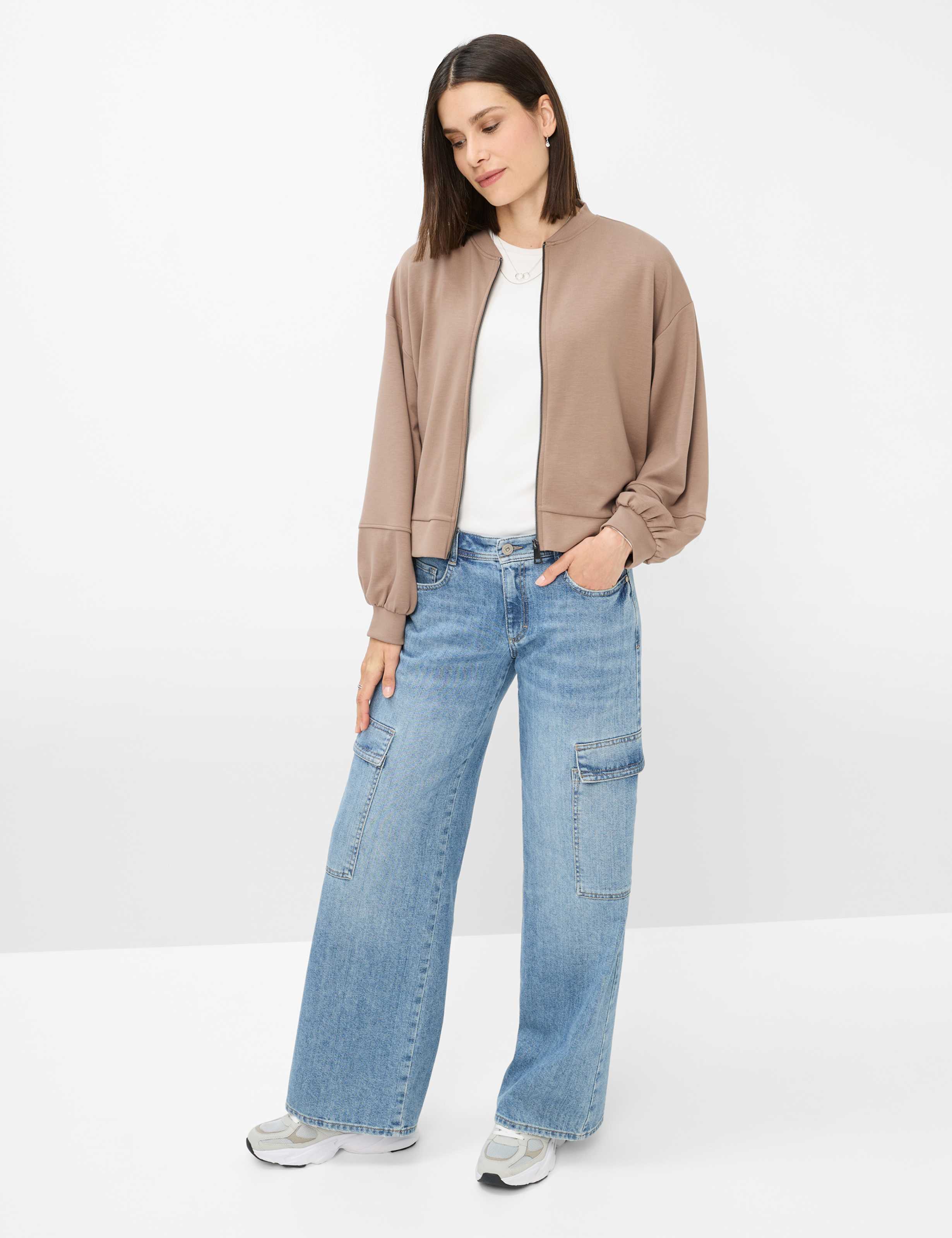 Femme Style BECKY Marron  Tenue du mannequin