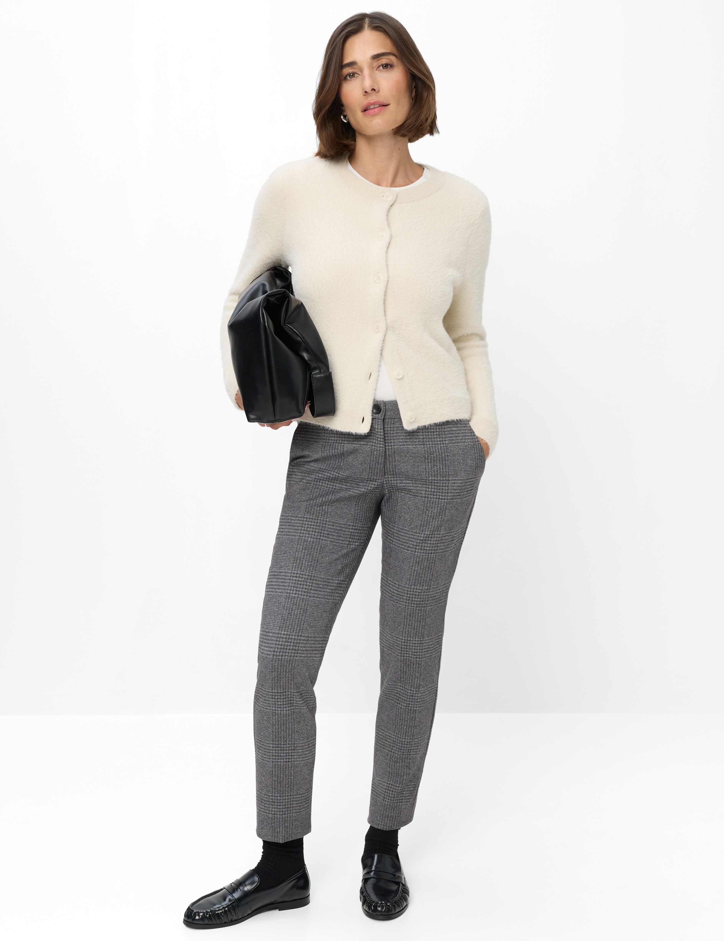 Damen Style MARON S Dunkelgrau Regular Fit Model Outfit