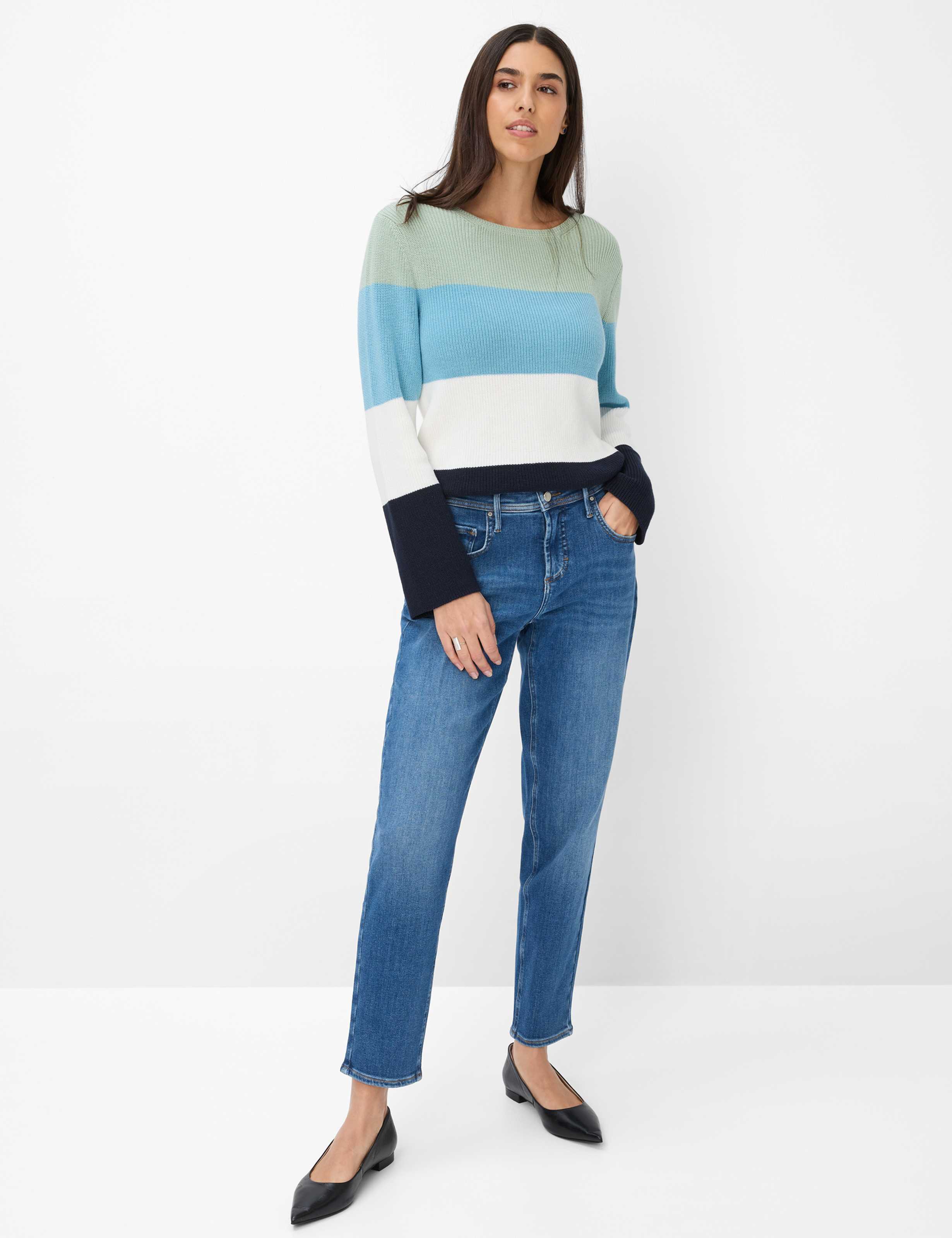 Damen Style MILEY S Denim Blau Relaxed Fit Model Outfit