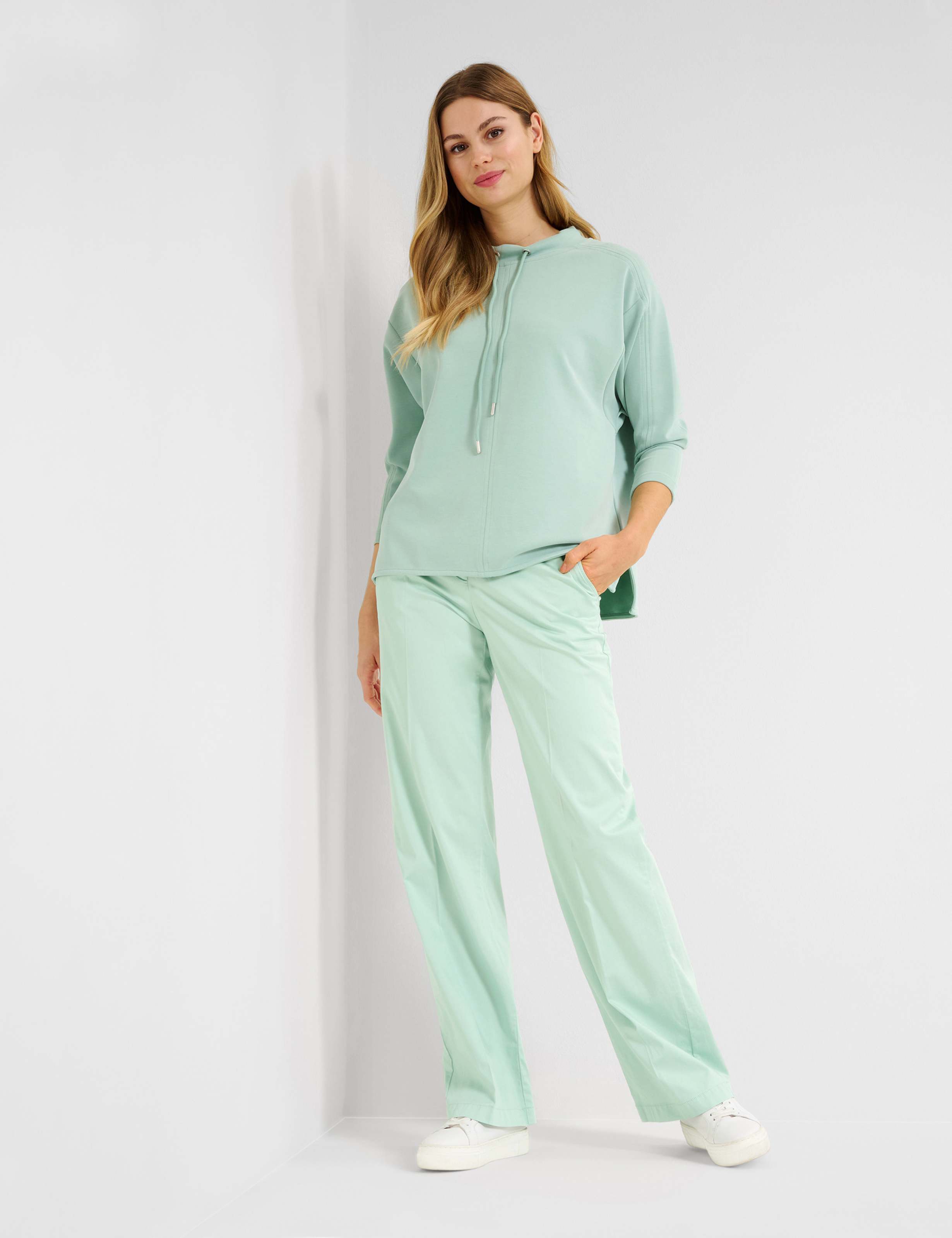 Women Style MAINE MINT Wide Leg Model Outfit