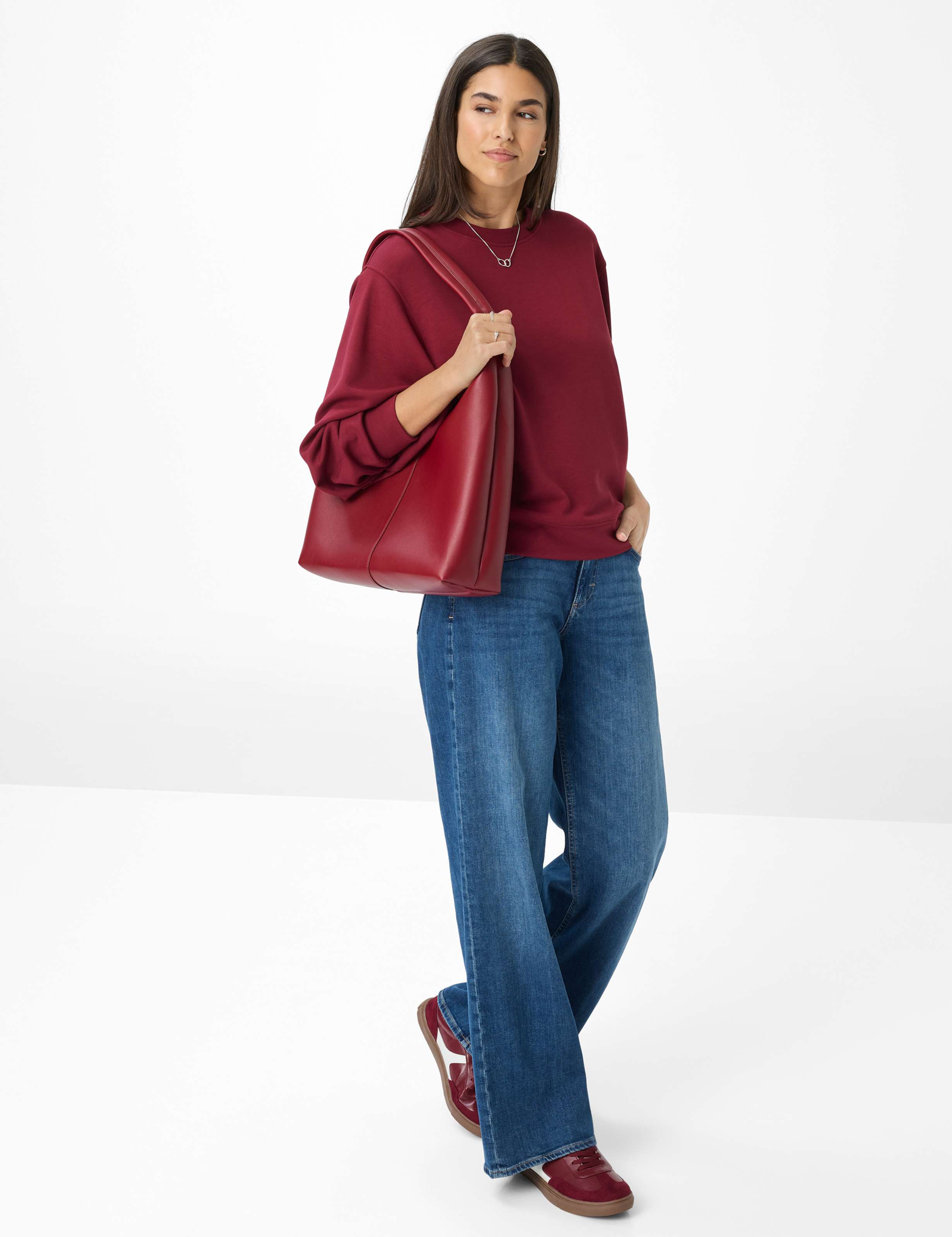 Damen Style BECA L Dunkelrot  Model Outfit